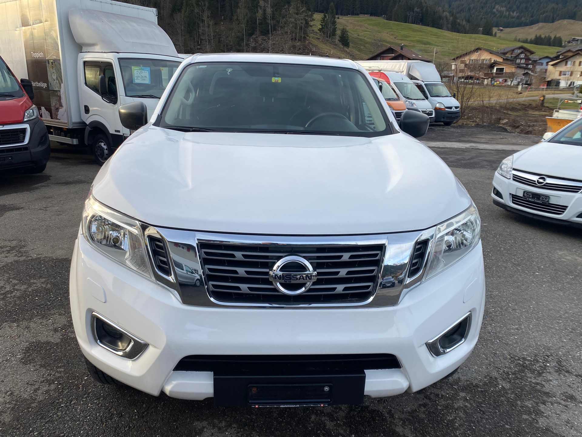 NISSAN Navara Double Cab Acenta 2.3 dCi 4WD-image-2