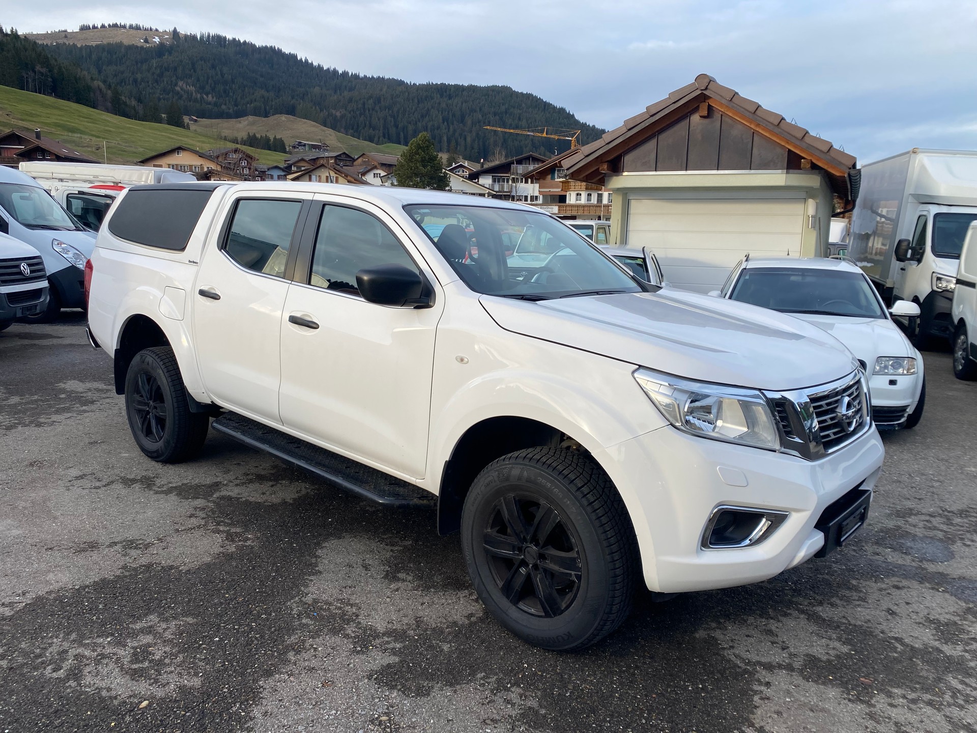 NISSAN Navara Double Cab Acenta 2.3 dCi 4WD-image-1