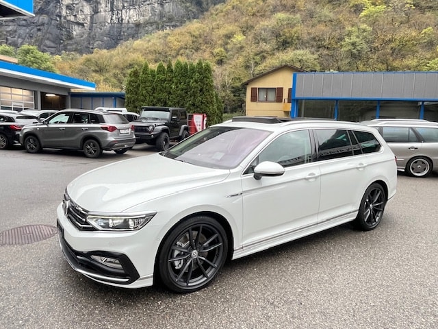 VW Passat Variant 2.0 TSI R-Line Edition 4Motion DSG-image-2