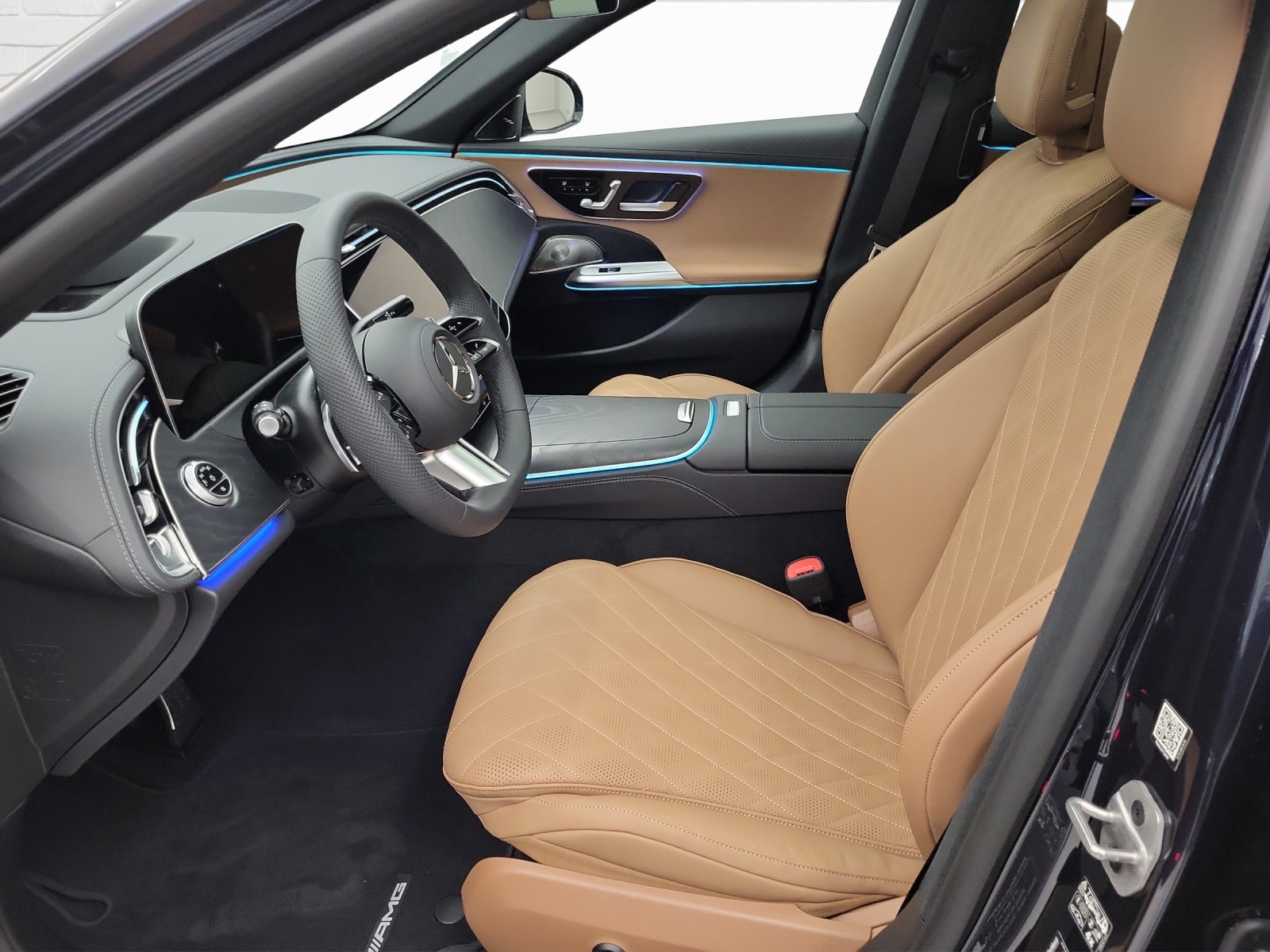 MERCEDES-BENZ E 220 d AMG Line 4Matic T-image-6