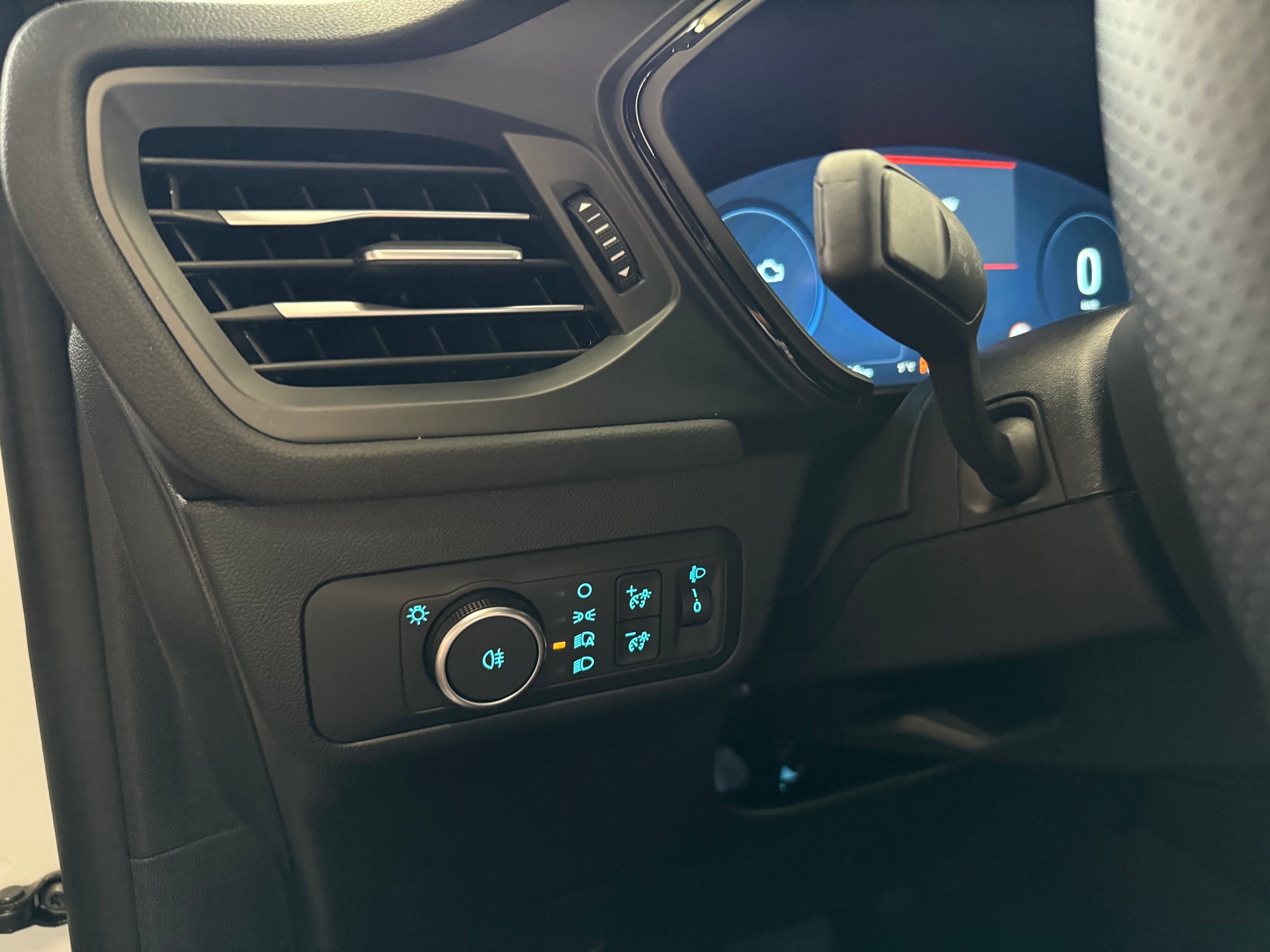 FORD Kuga 2.5 FHEV ST-Line FWD-image-15
