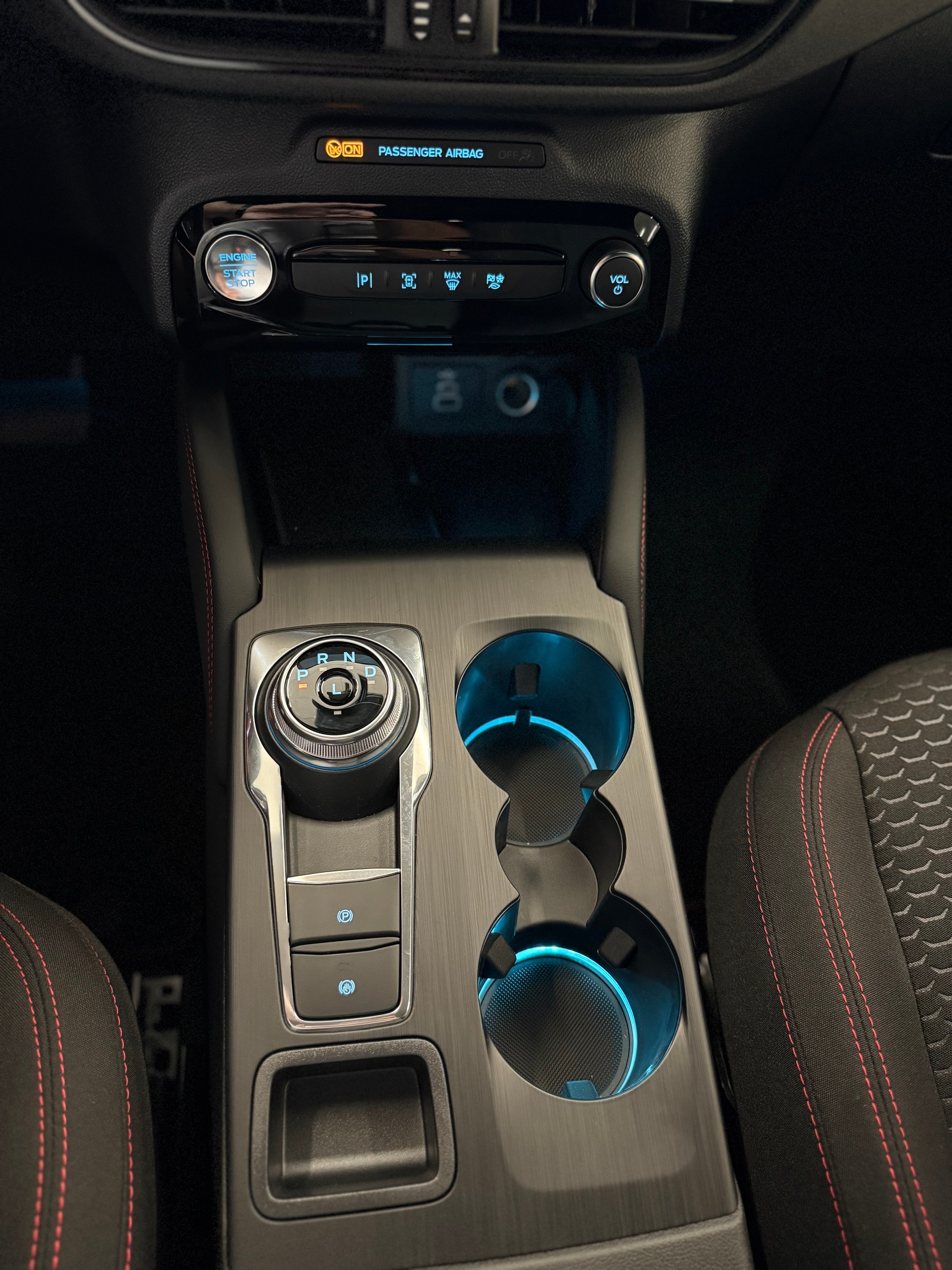 FORD Kuga 2.5 FHEV ST-Line FWD-image-17