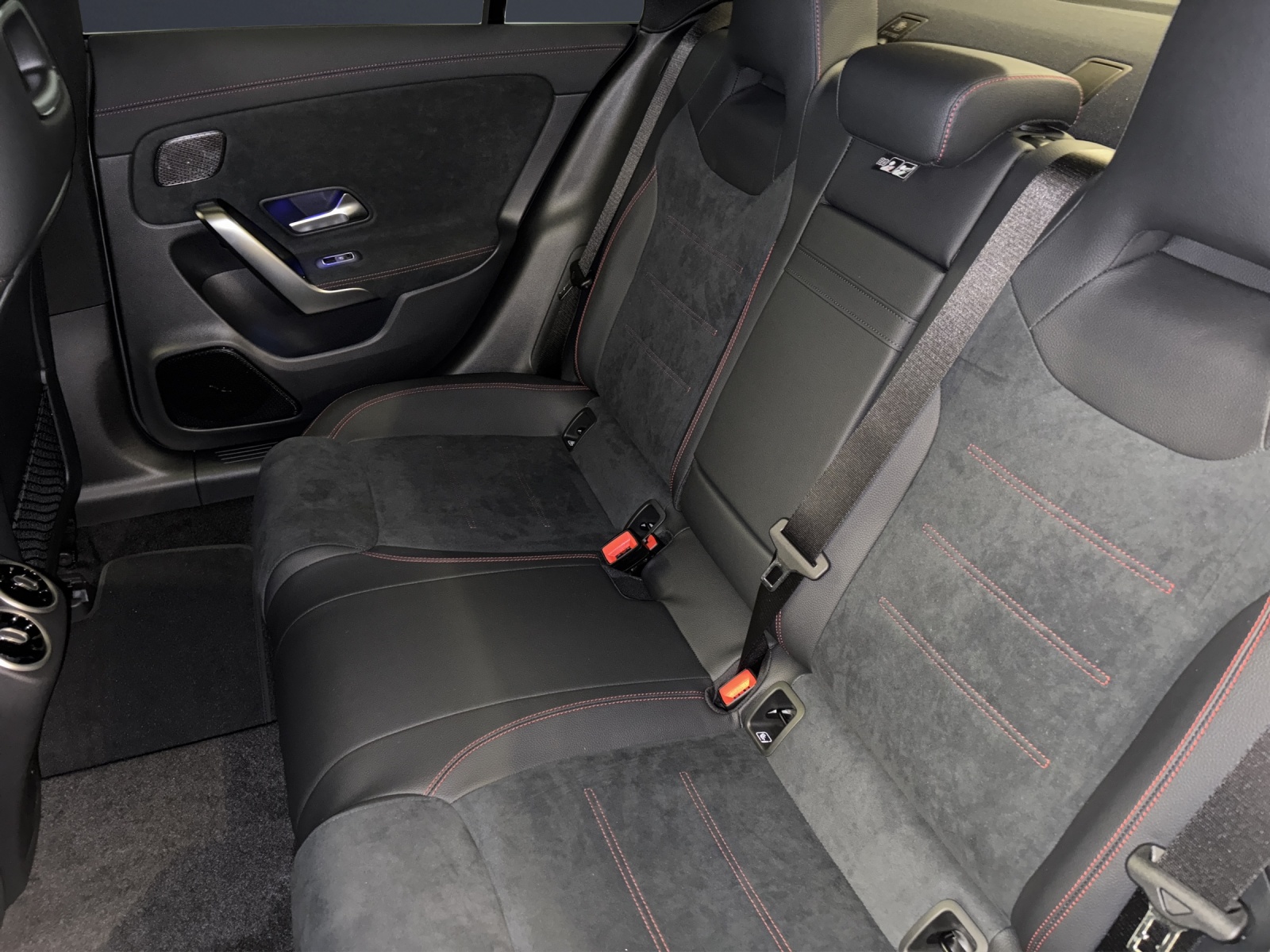 MERCEDES-BENZ CLA 220 4M Coupé-image-10
