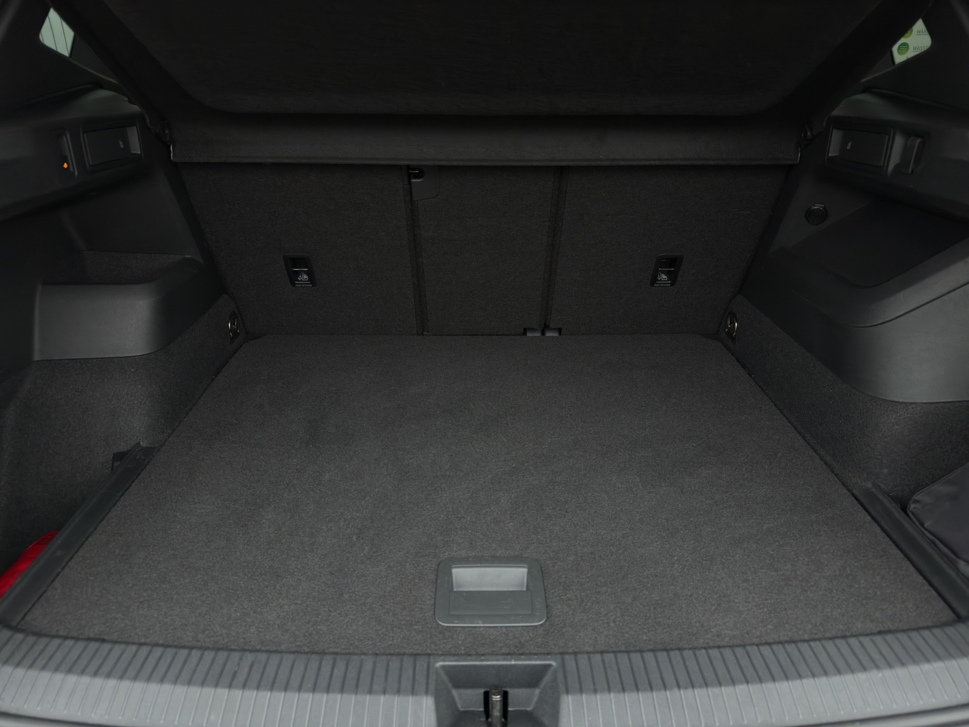 VW Tiguan 2.0 TDI SCR R-Line 4Motion DSG-image-10
