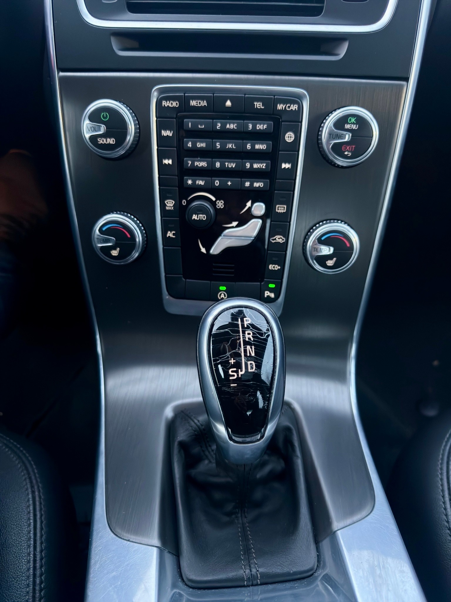 VOLVO S60 D4 Kinetic Fleet A Geartronic-image-15