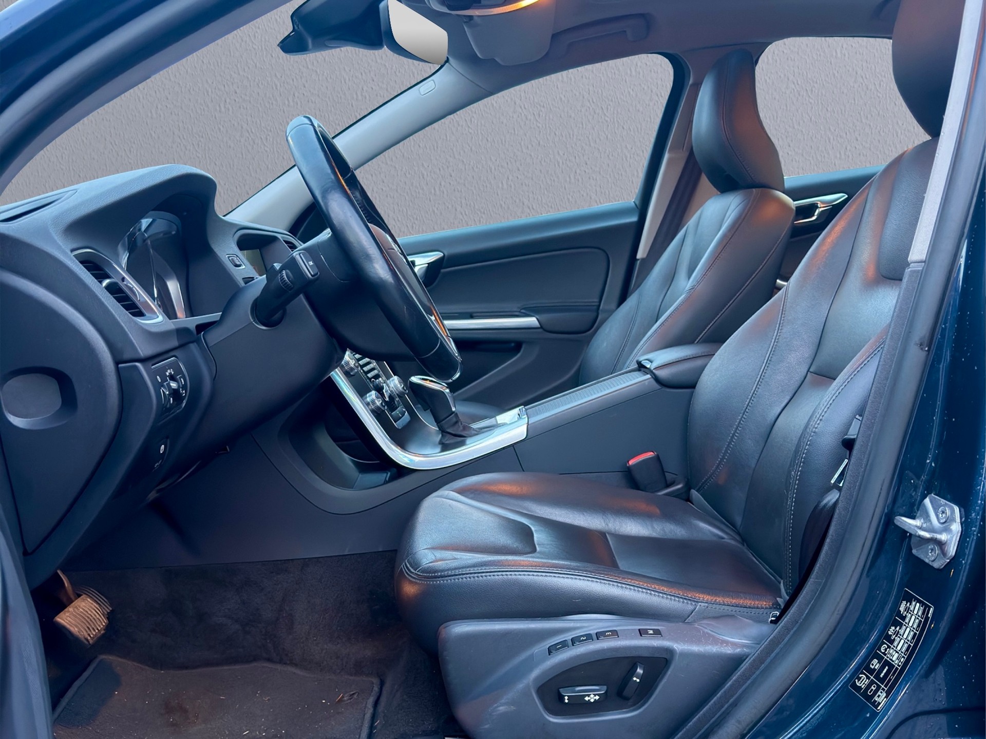 VOLVO S60 D4 Kinetic Fleet A Geartronic-image-8
