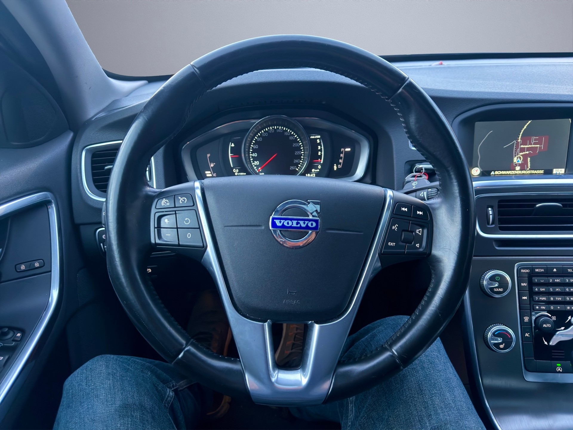 VOLVO S60 D4 Kinetic Fleet A Geartronic-image-14