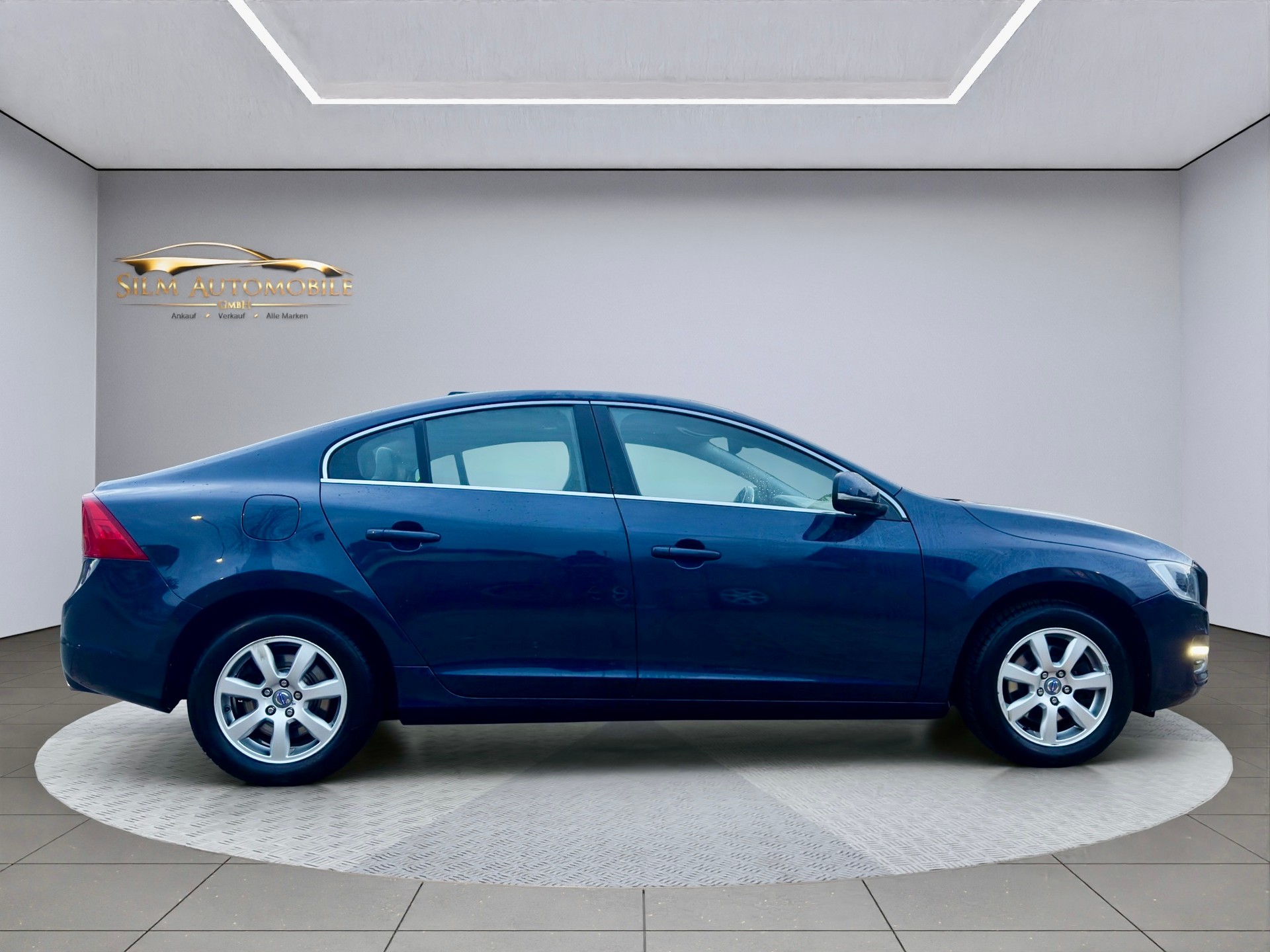 VOLVO S60 D4 Kinetic Fleet A Geartronic-image-4