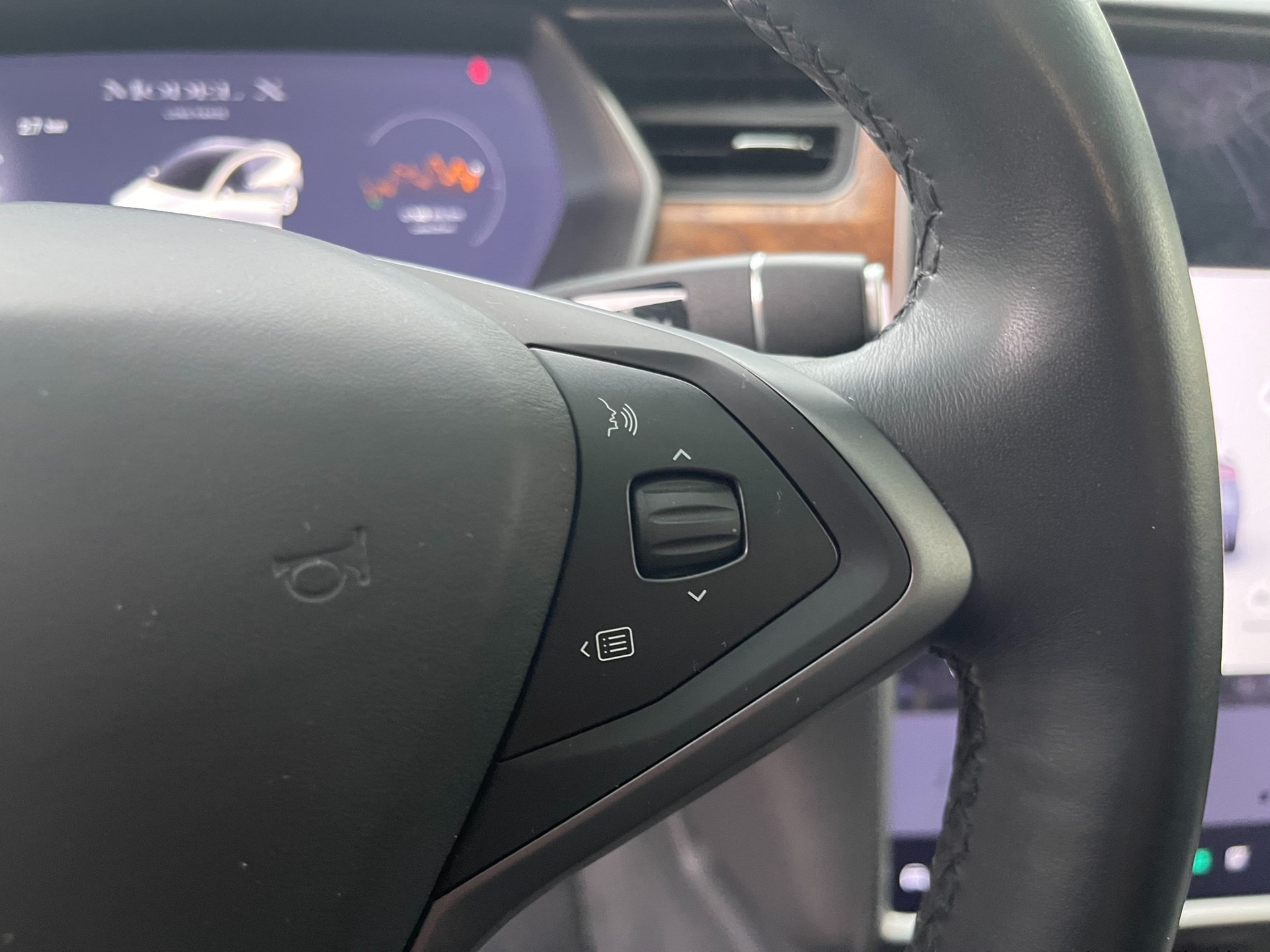 TESLA Model X 6 Plätze ! Maximale-Reichweite !-image-16