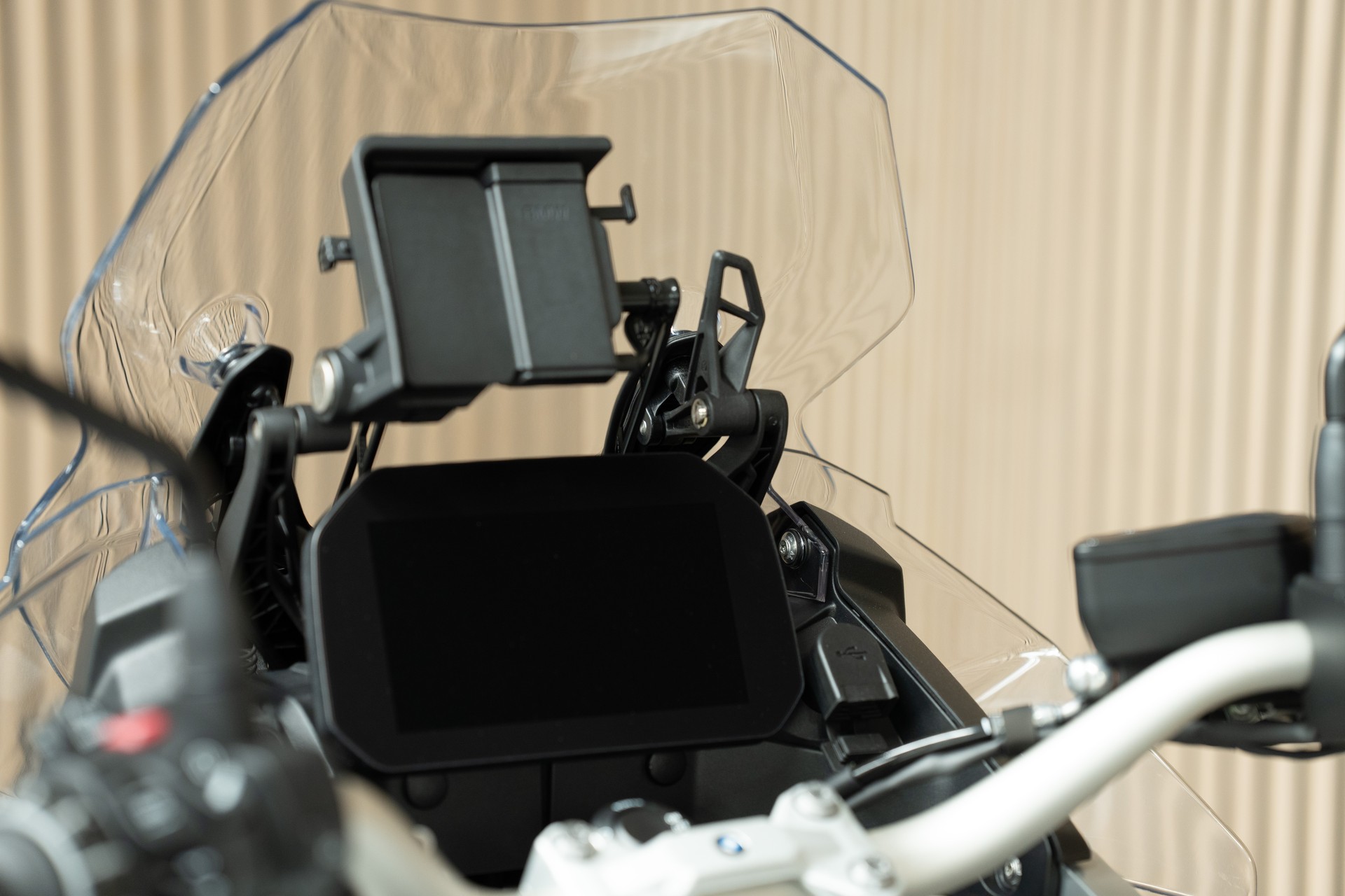 BMW F 900 GS Adventure-image-2