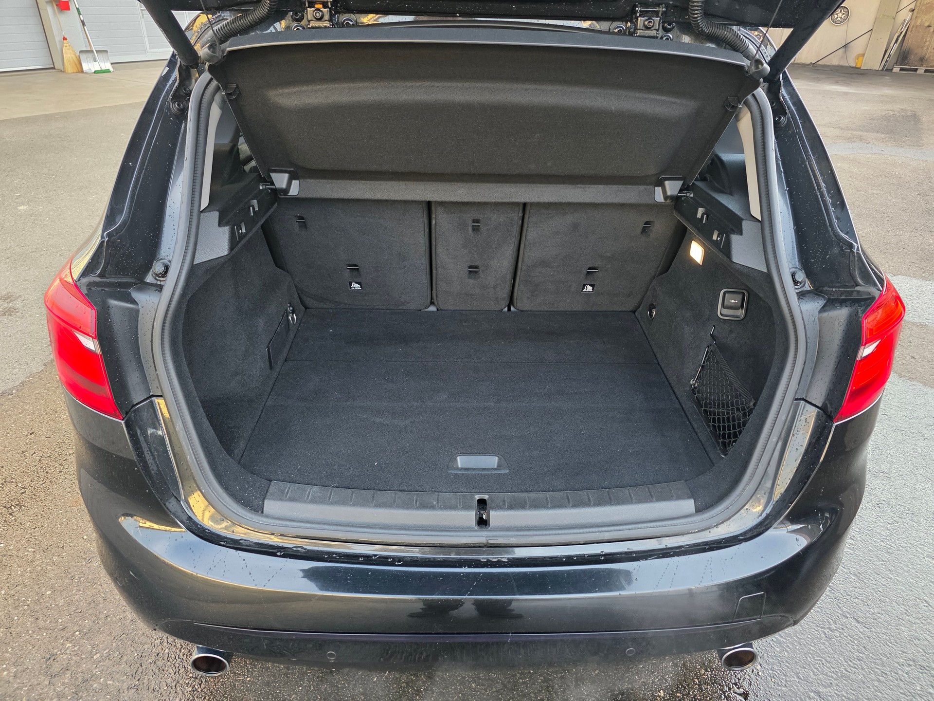 BMW 220d xDrive Active Tourer Sport Line Steptronic-image-18