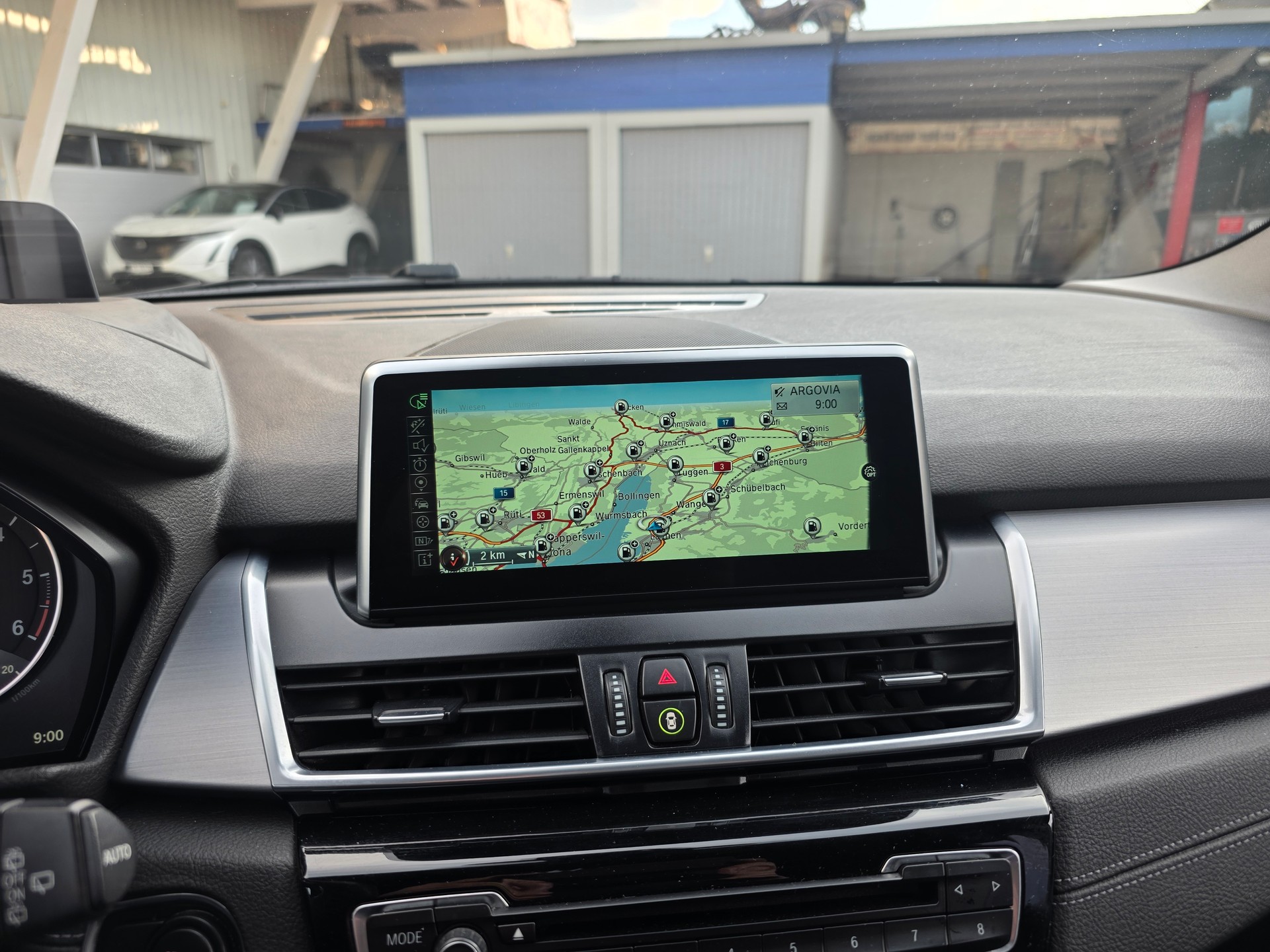 BMW 220d xDrive Active Tourer Sport Line Steptronic-image-12