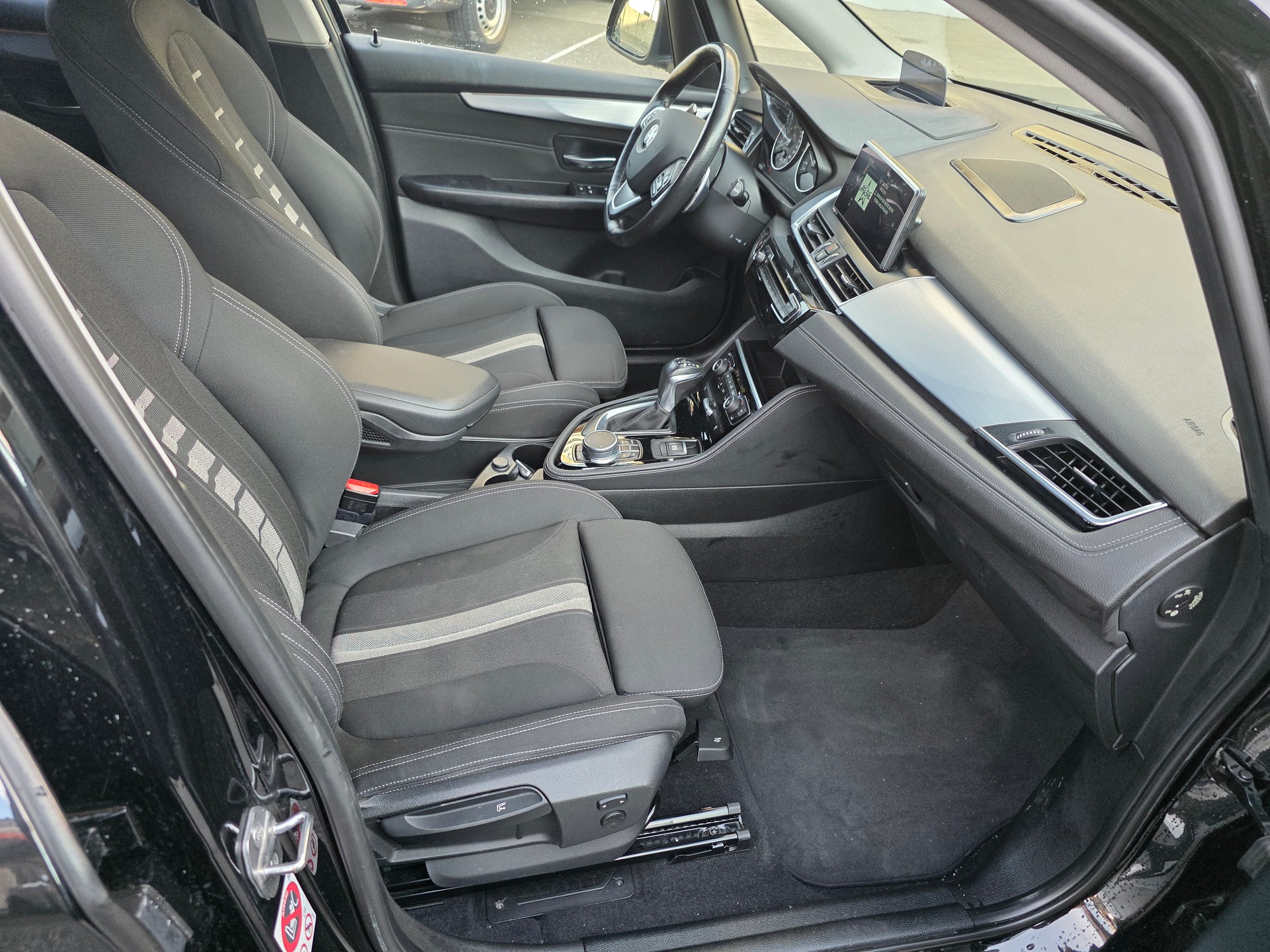 BMW 220d xDrive Active Tourer Sport Line Steptronic-image-9