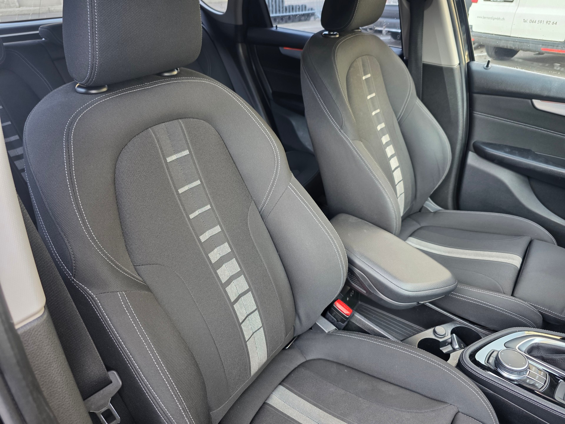 BMW 220d xDrive Active Tourer Sport Line Steptronic-image-11
