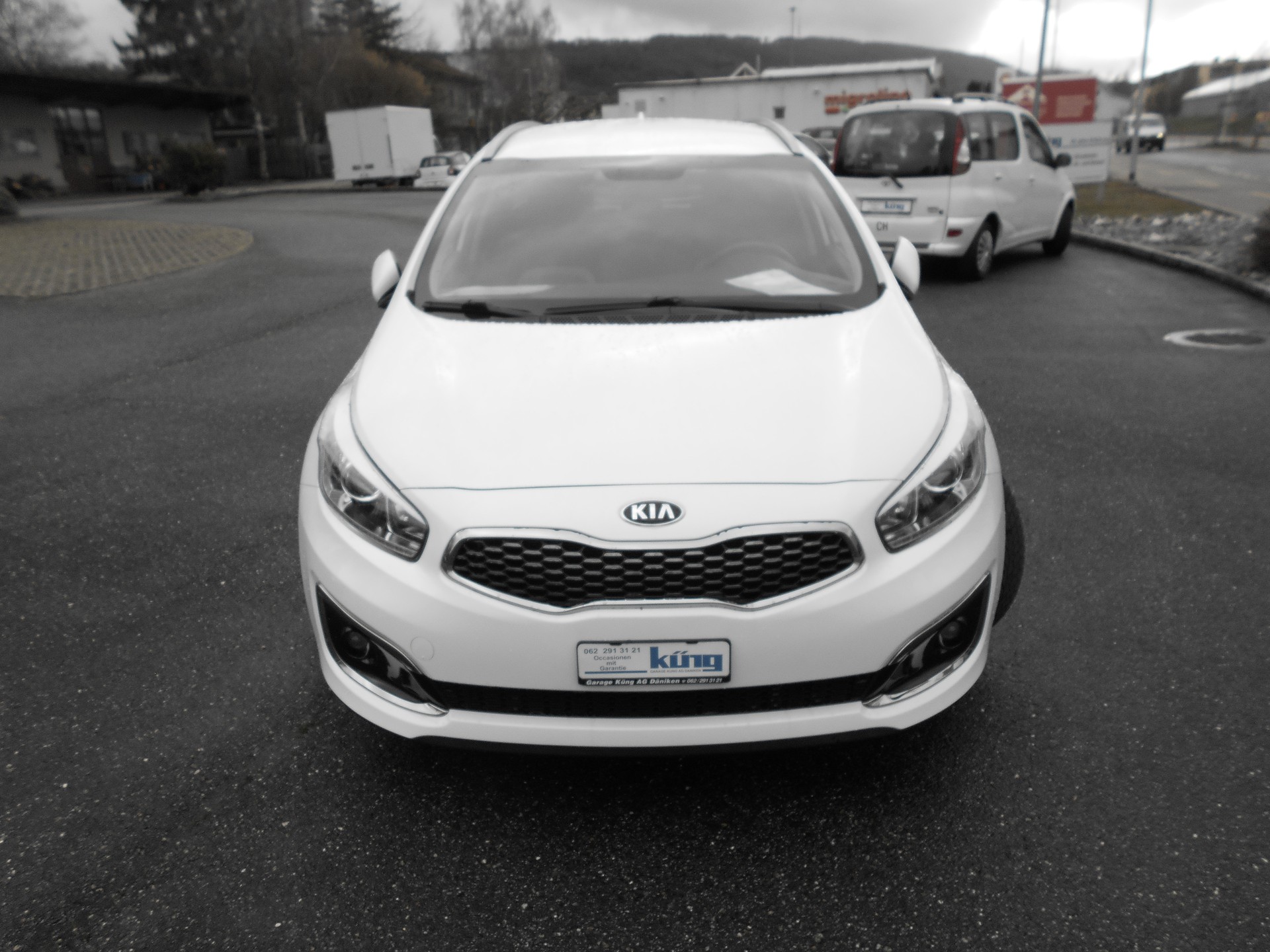 KIA Cee'd Sportswagon 1.6 GDi Swiss Champion DCT-image-2
