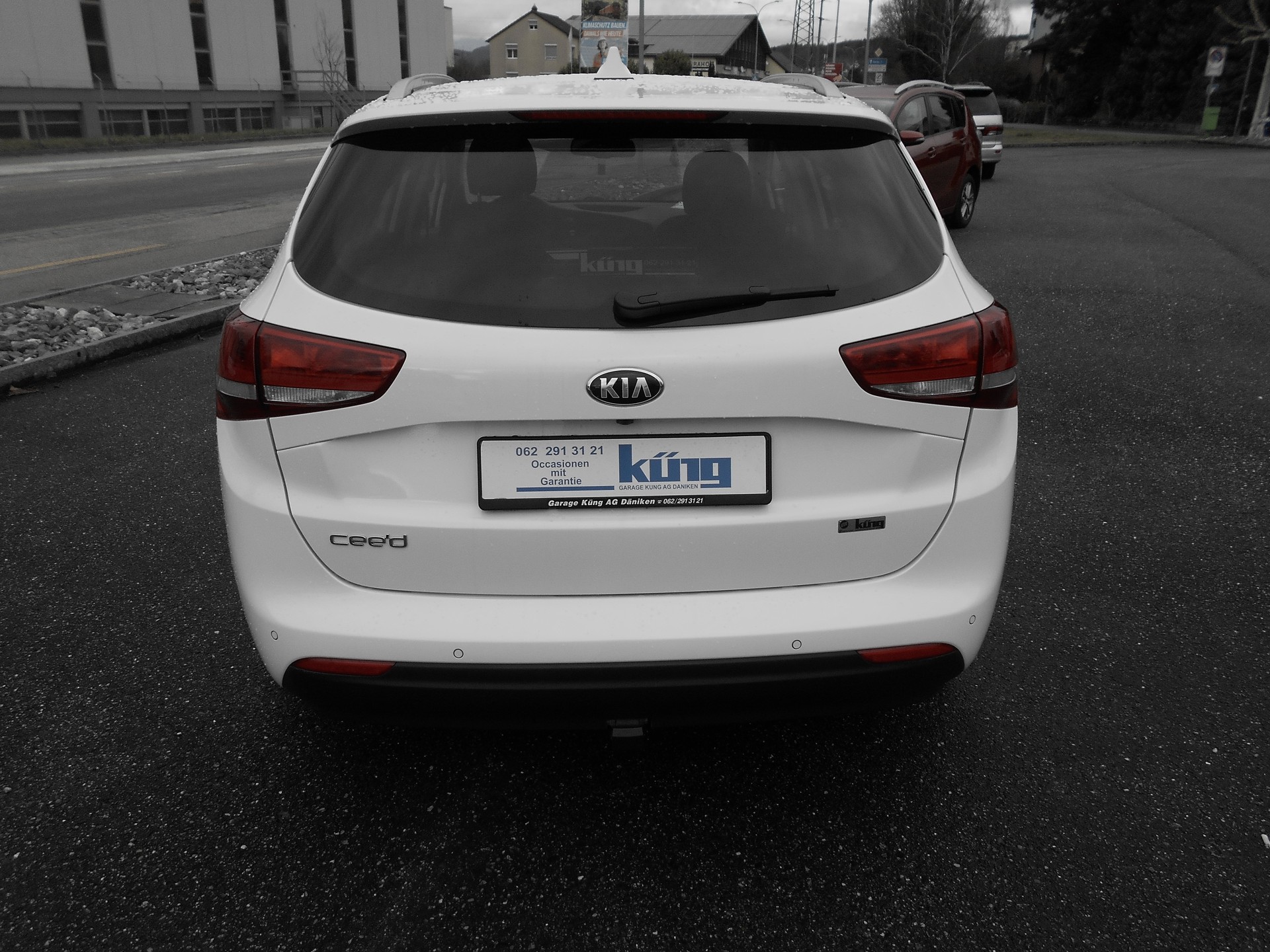 KIA Cee'd Sportswagon 1.6 GDi Swiss Champion DCT-image-3