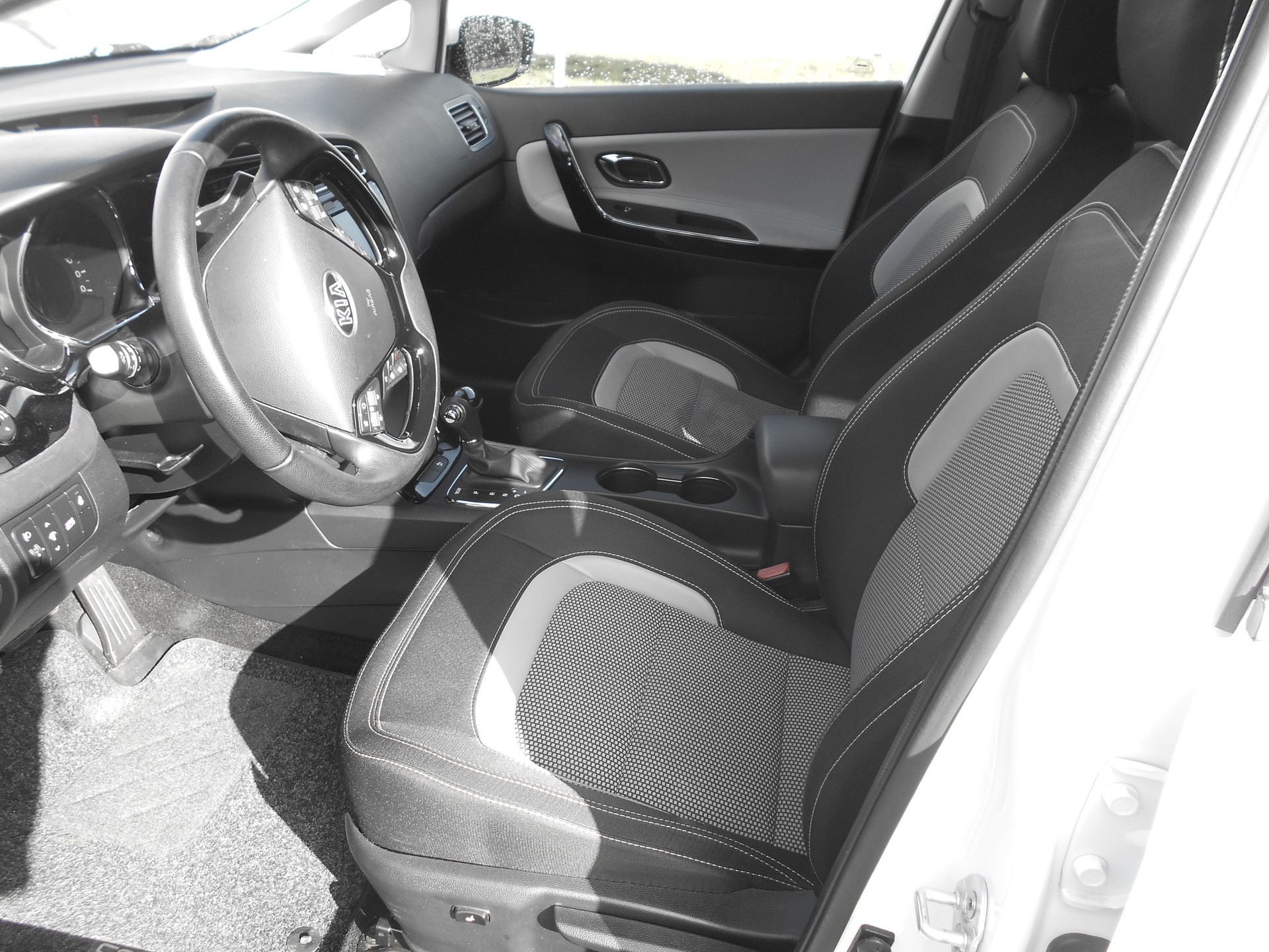 KIA Cee'd Sportswagon 1.6 GDi Swiss Champion DCT-image-4