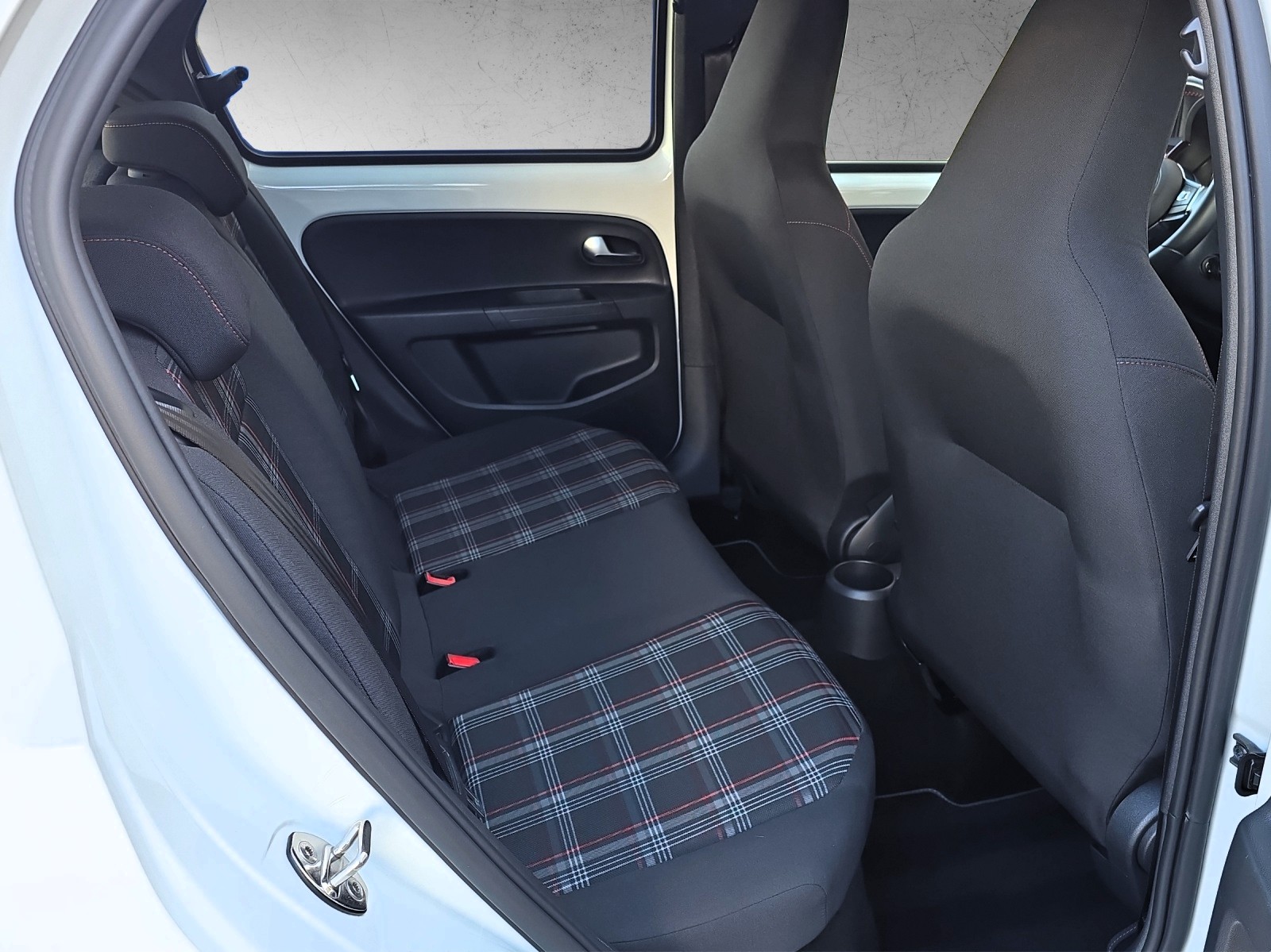 VW Up 1.0 TSI GTI-image-13