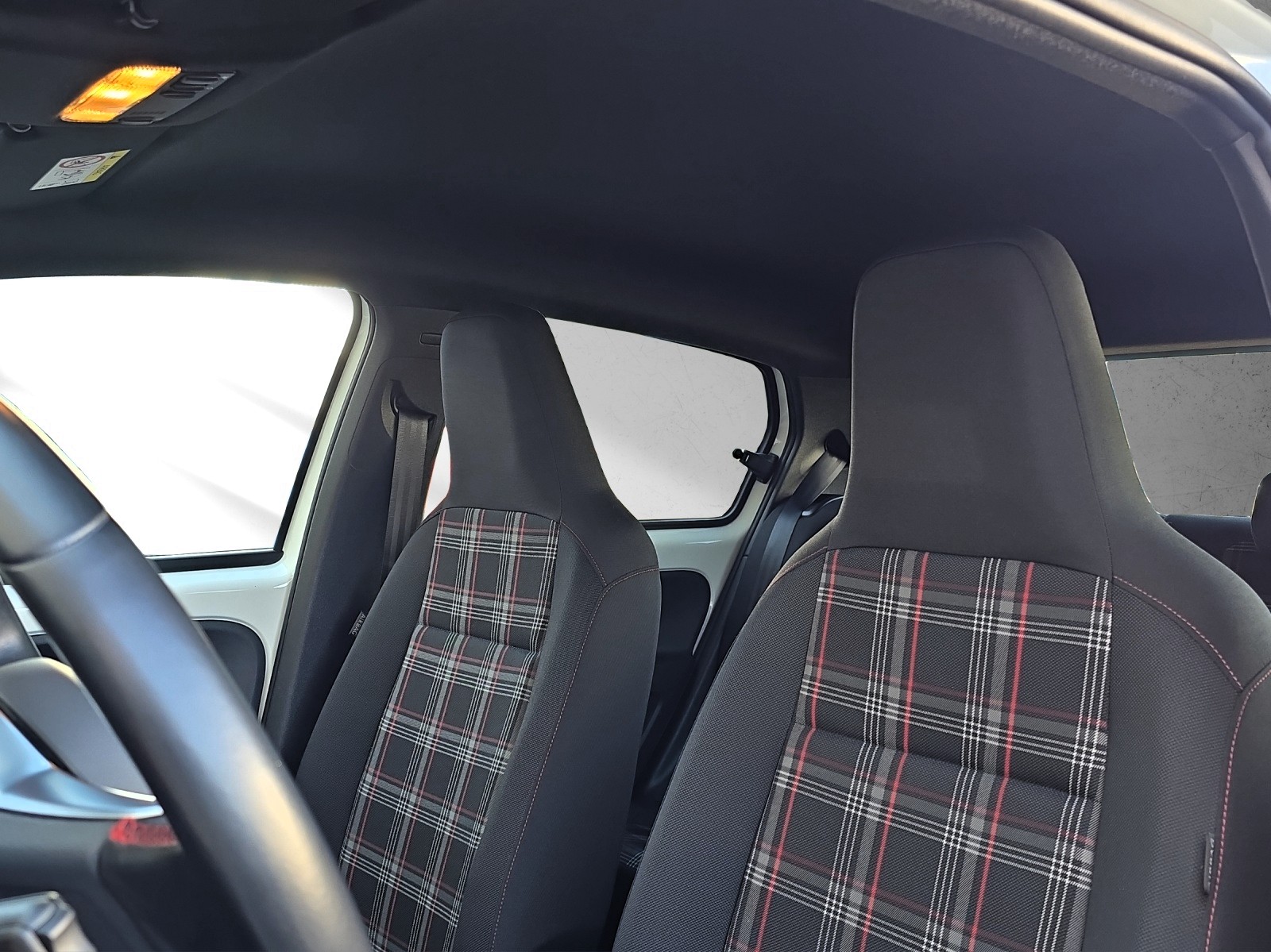 VW Up 1.0 TSI GTI-image-11