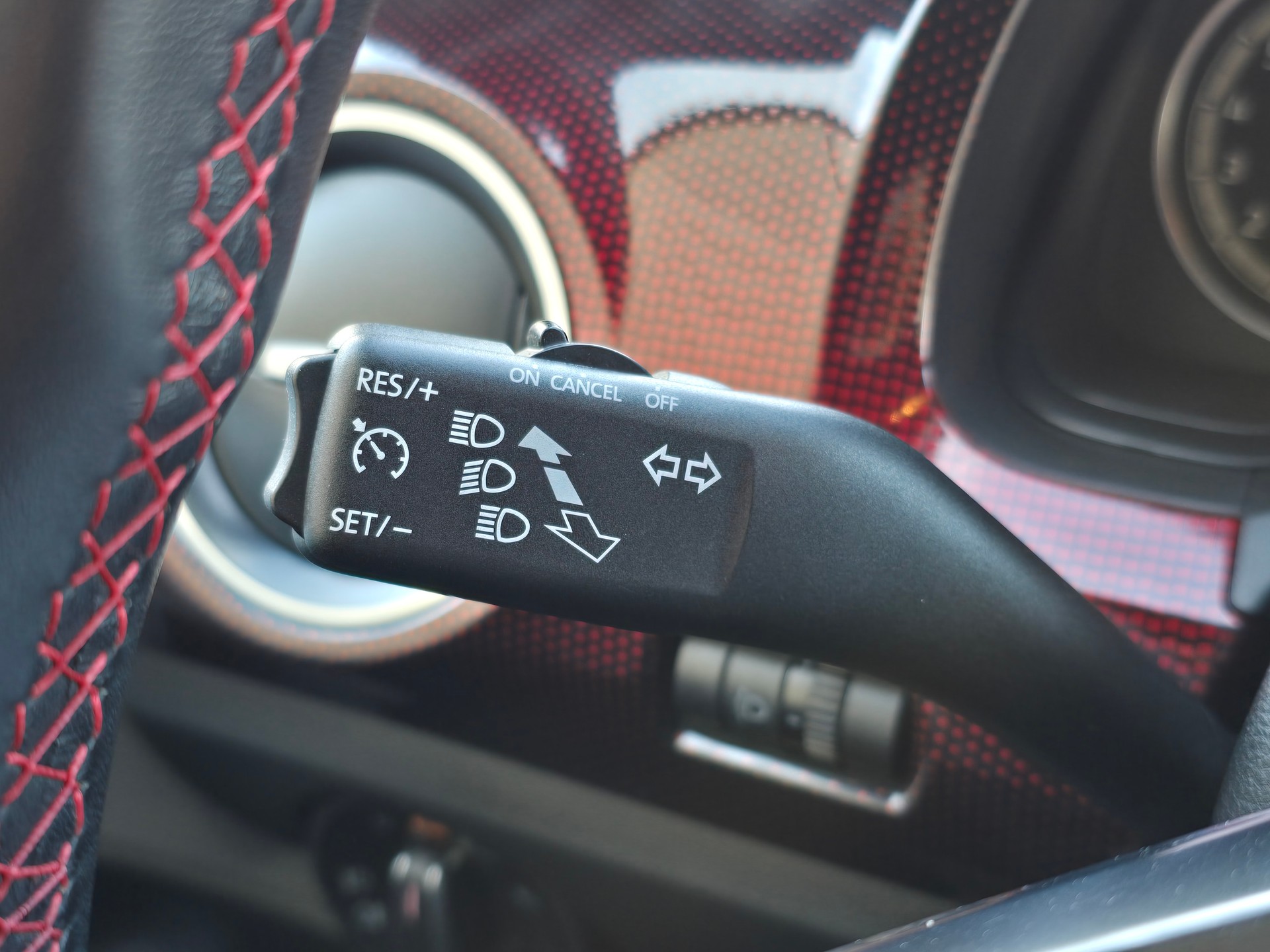 VW Up 1.0 TSI GTI-image-19