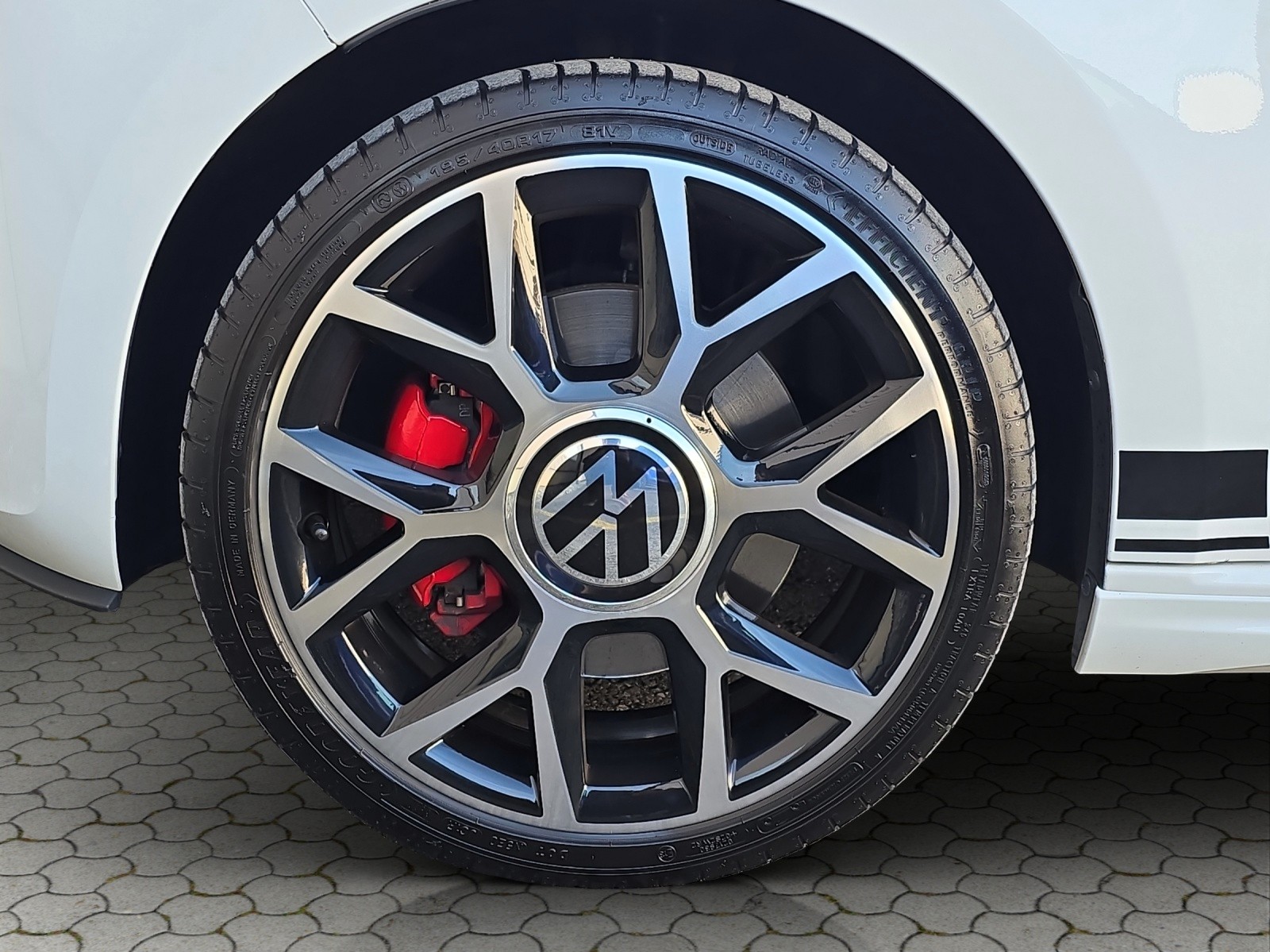 VW Up 1.0 TSI GTI-image-5