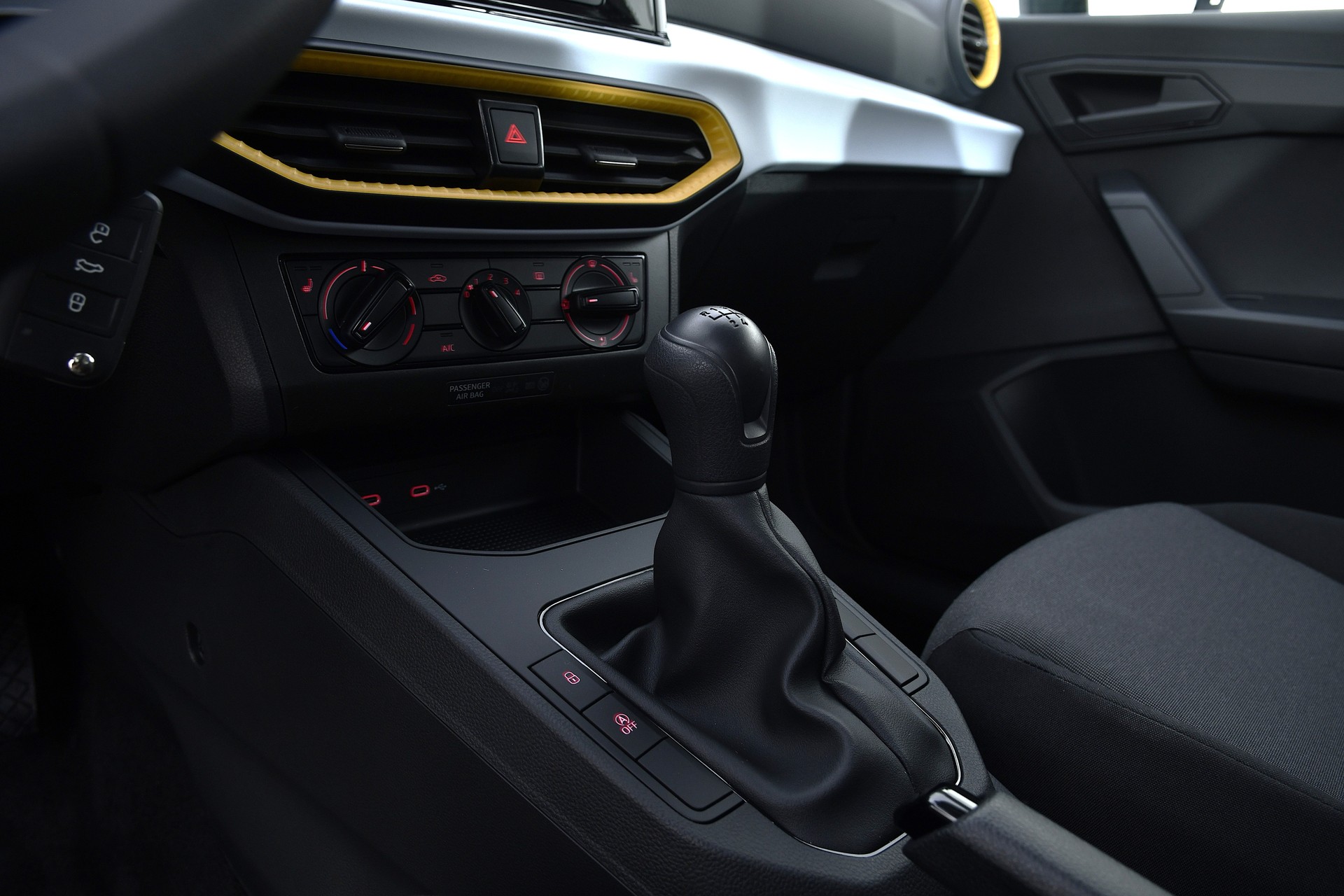 SEAT Ibiza 1.0 EcoTSI-image-18