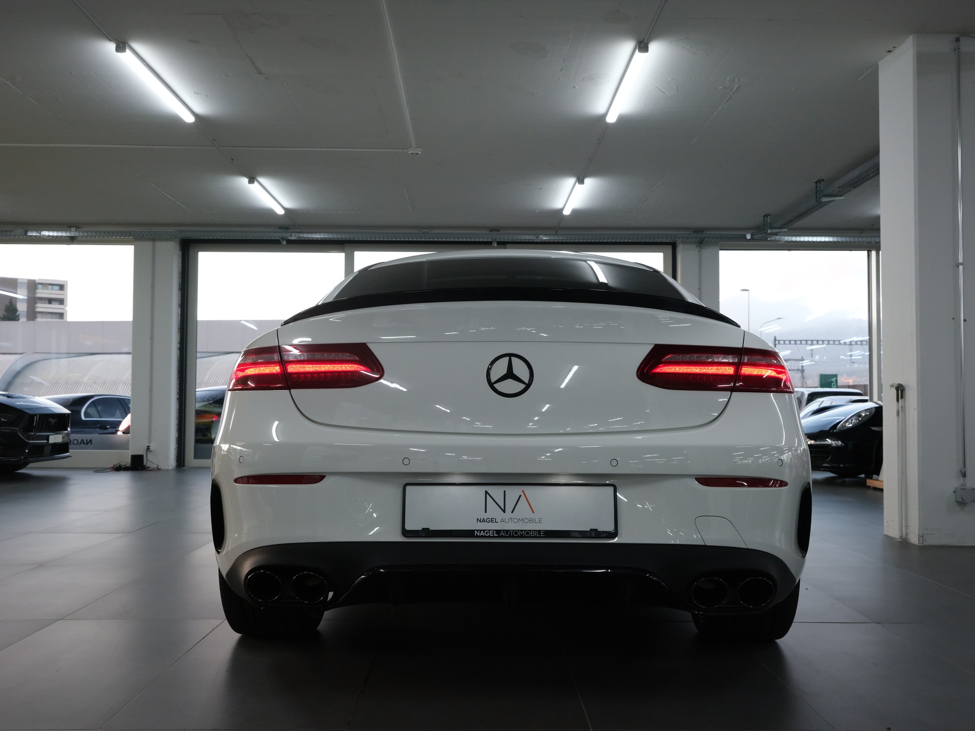 MERCEDES-BENZ E 400 Coupé AMG Line 4 Matic 9G-Tronic-showroom-element-3