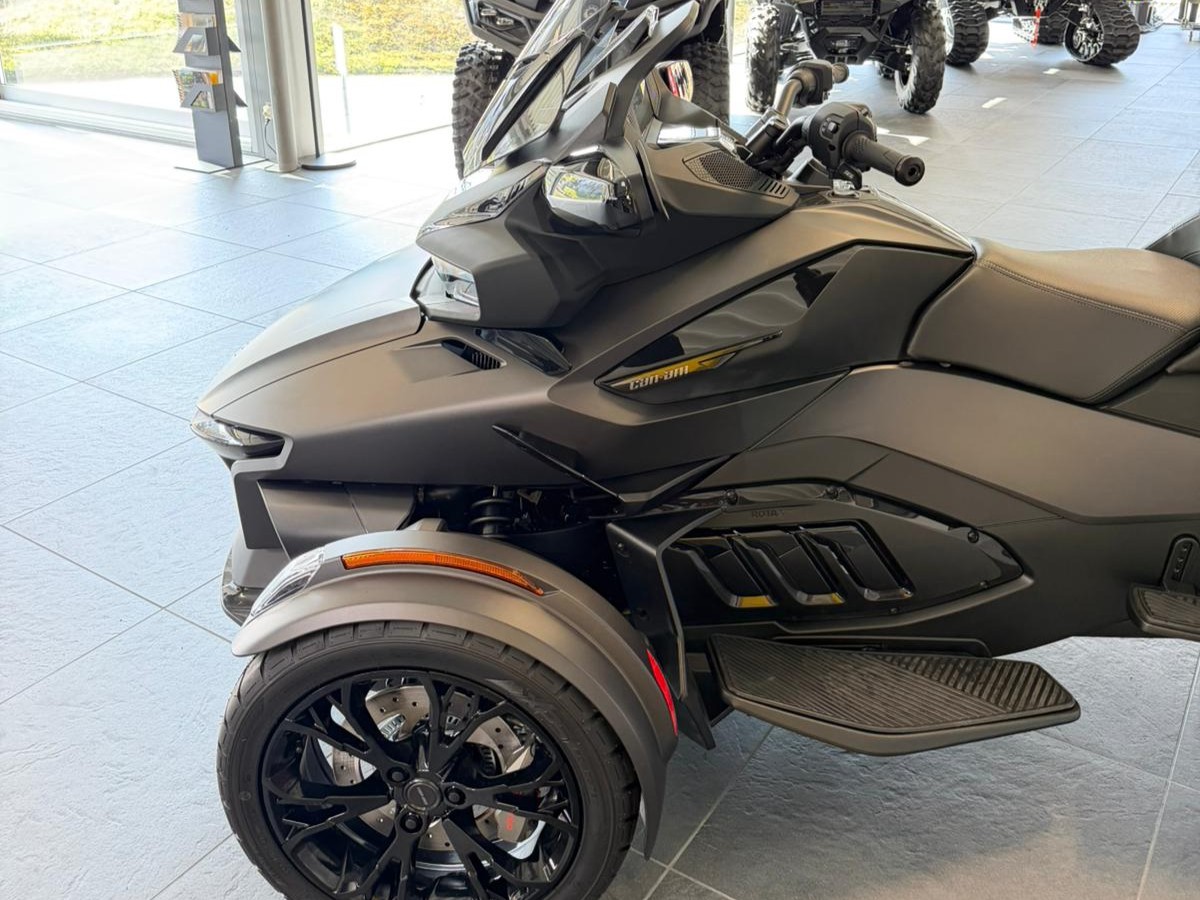 CAN-AM Spyder RT LTD-image-3