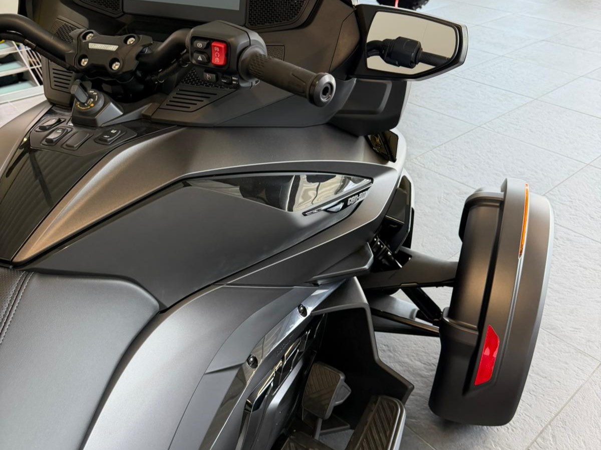 CAN-AM Spyder RT LTD-image-14
