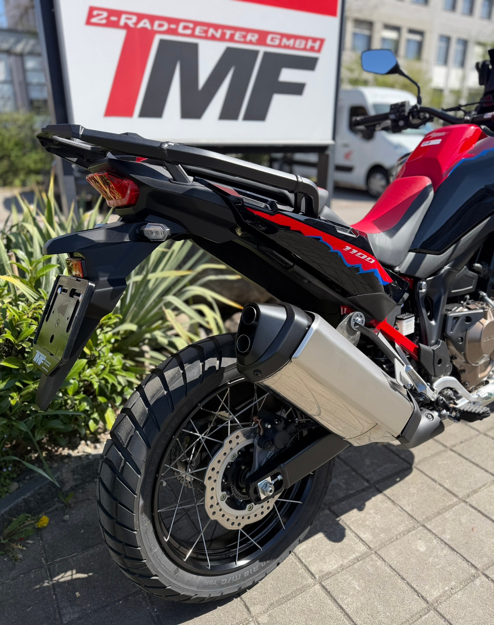 HONDA CRF 1100 Africa Twin-image-4