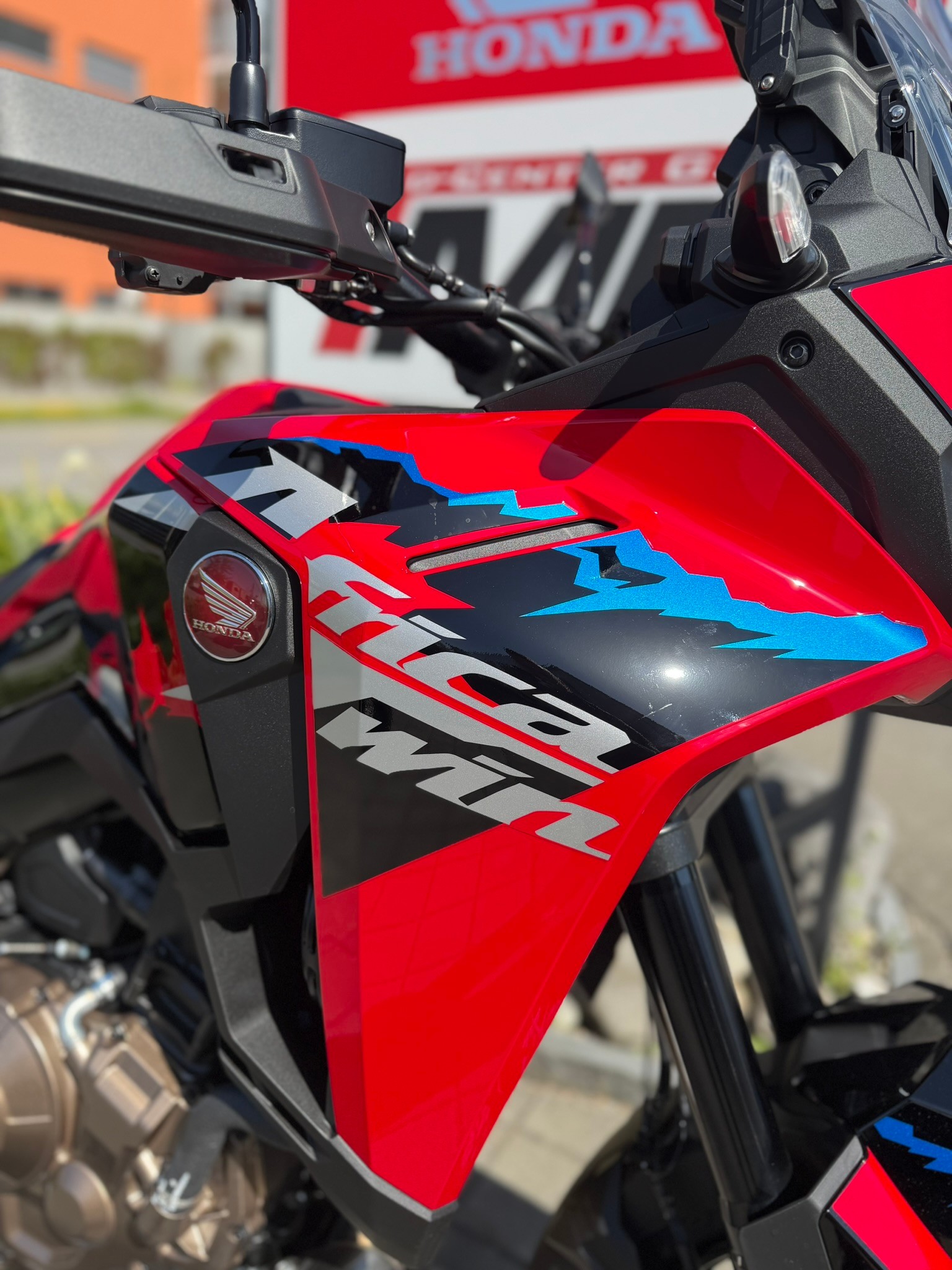 HONDA CRF 1100 Africa Twin-image-3