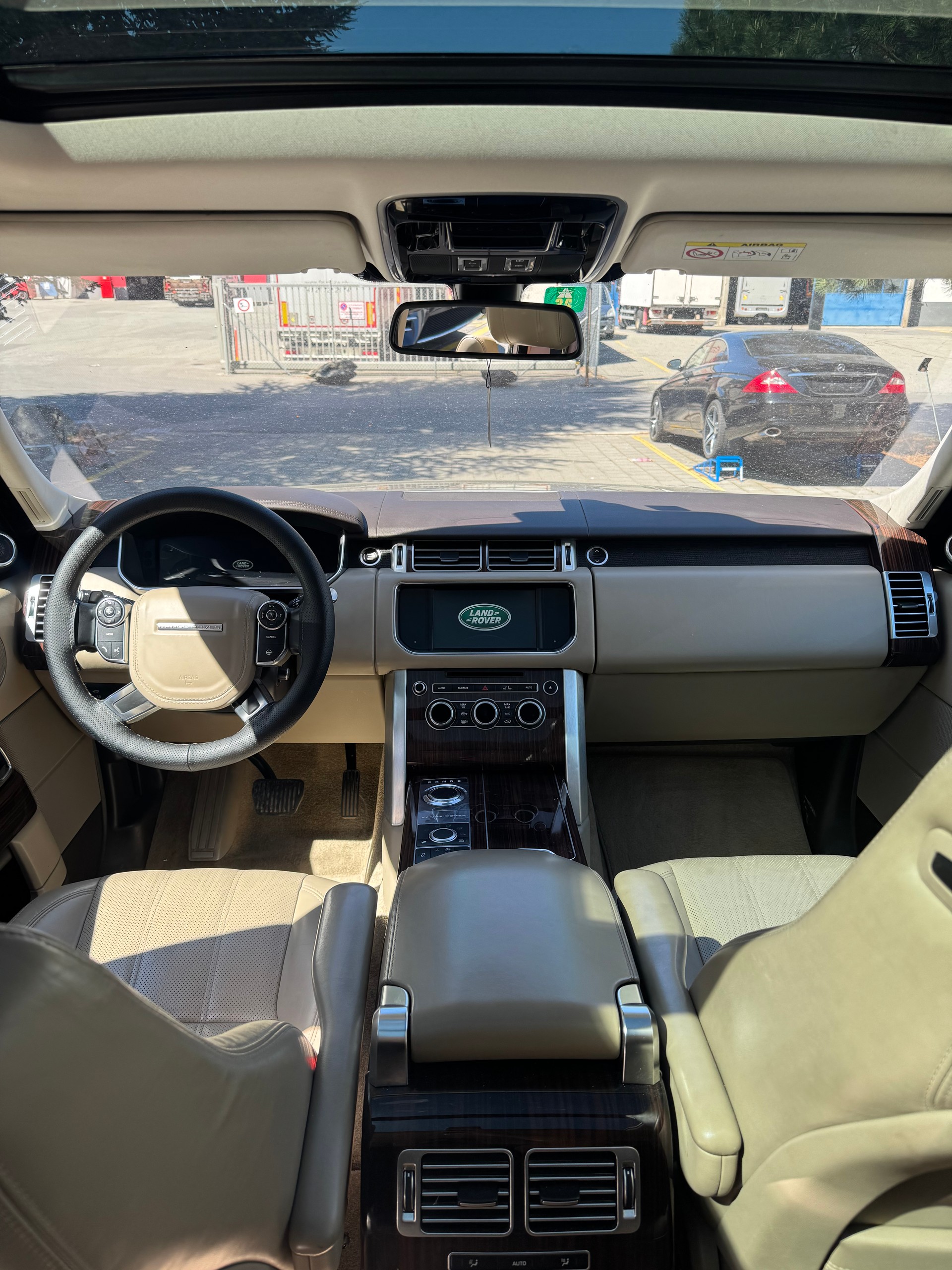 LAND ROVER Range Rover 4.4 SDV8 Vogue Automatic-image-5