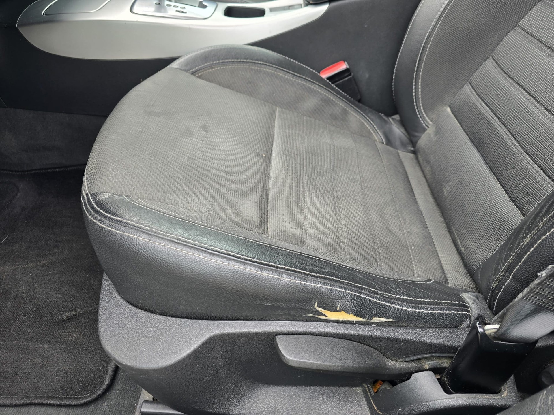 RENAULT Laguna Grandtour 2.0 dCi Expression Automatic-image-12