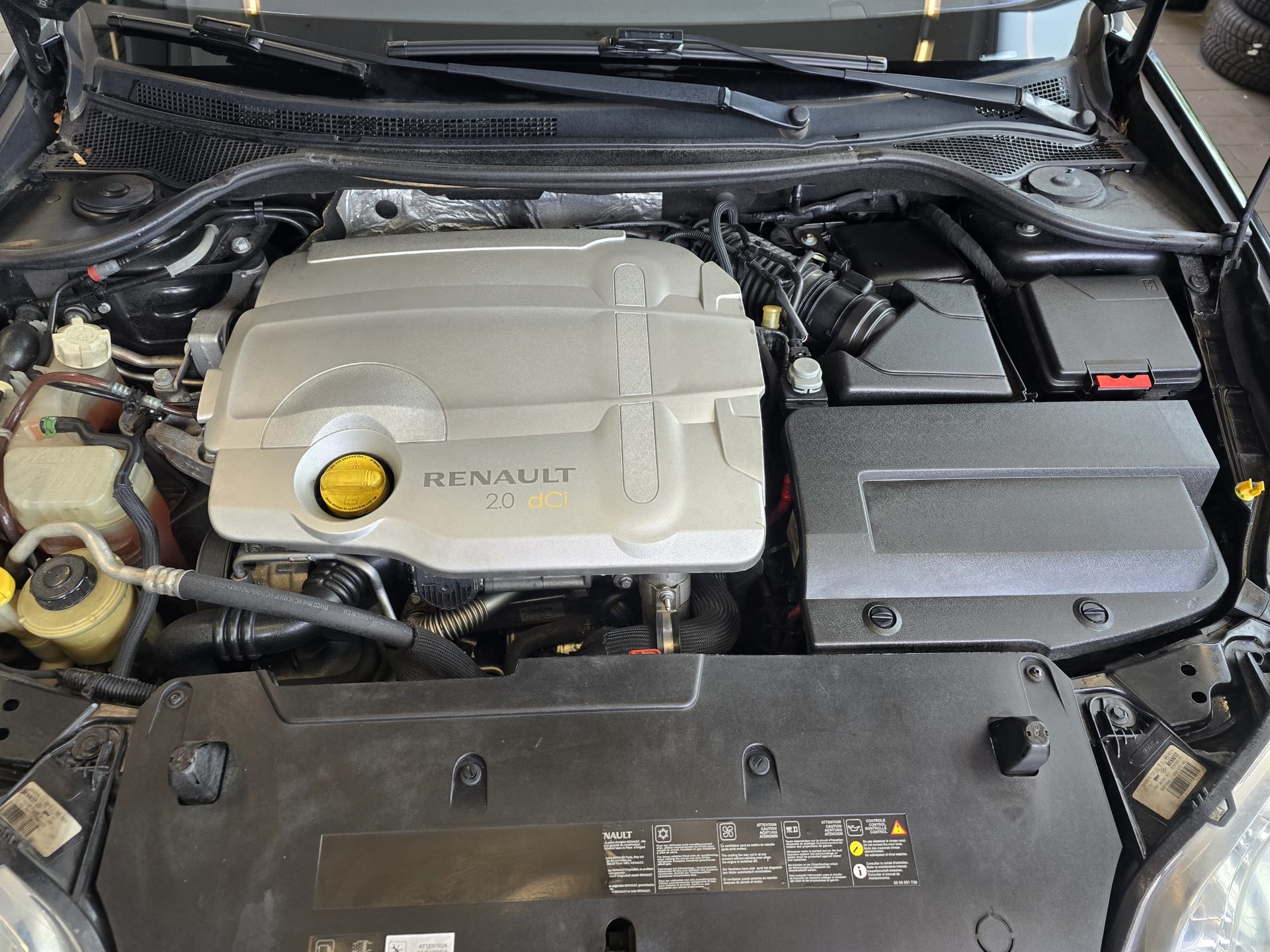 RENAULT Laguna Grandtour 2.0 dCi Expression Automatic-image-13