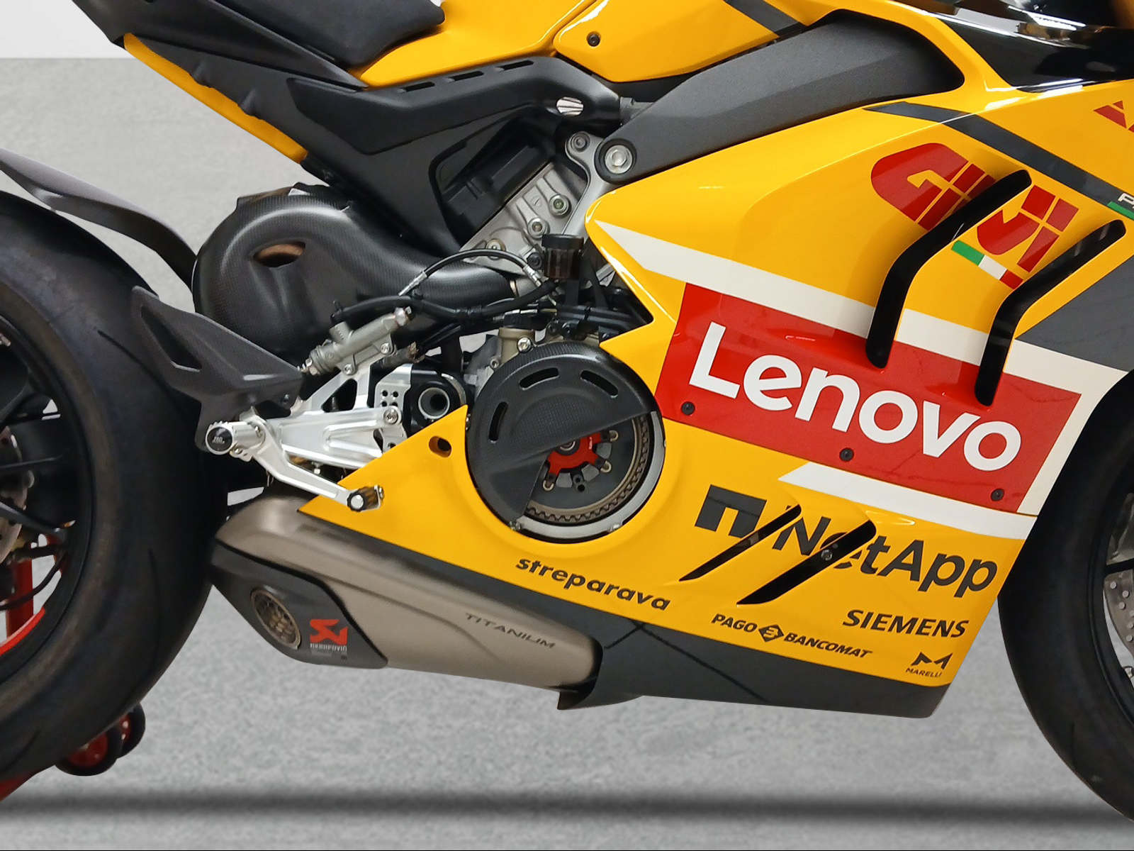 DUCATI Panigale V4 S Pecco Bagnaia n°52/263-image-8