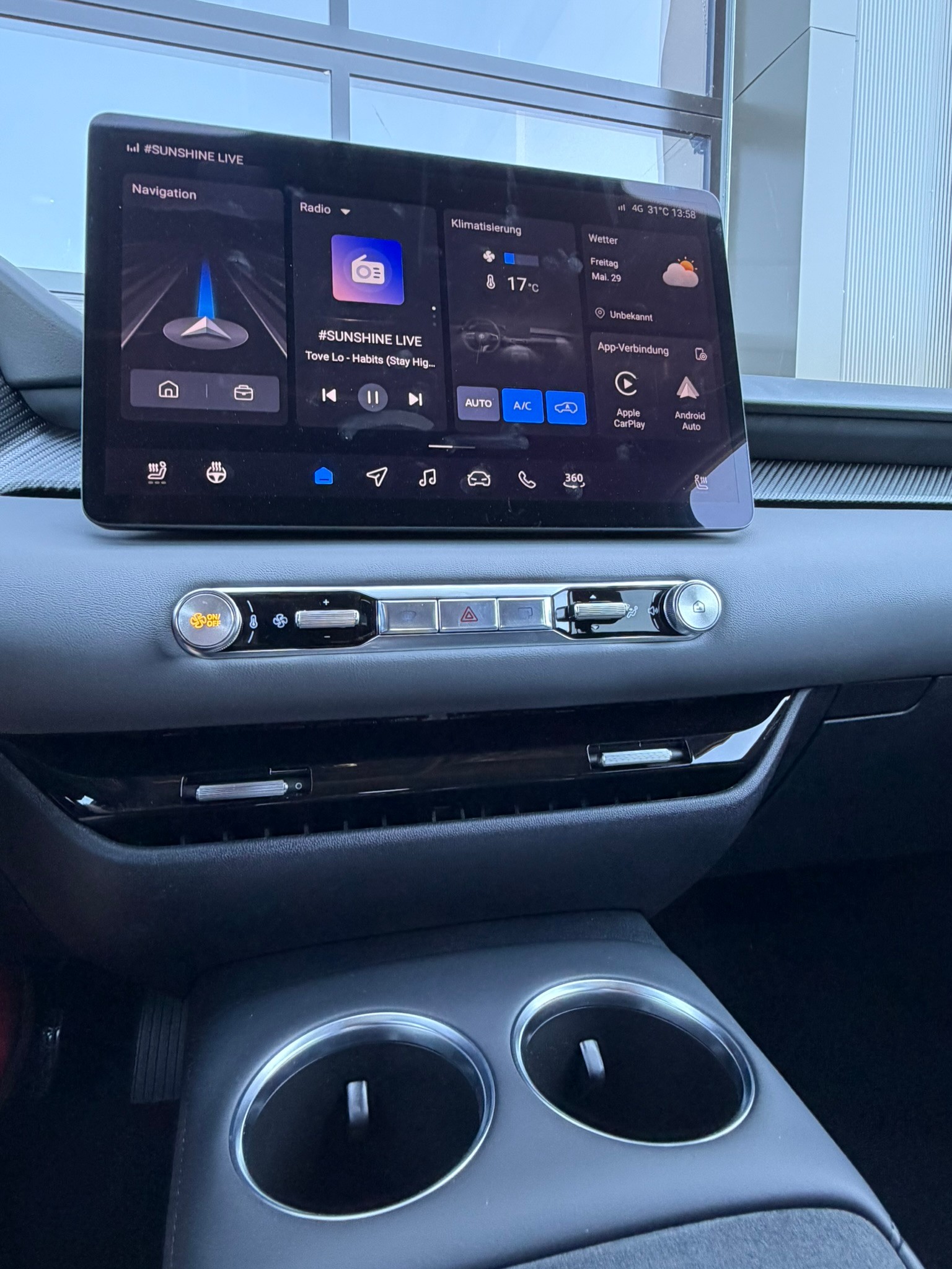 MG 4 EV 64kWh Premium-image-12