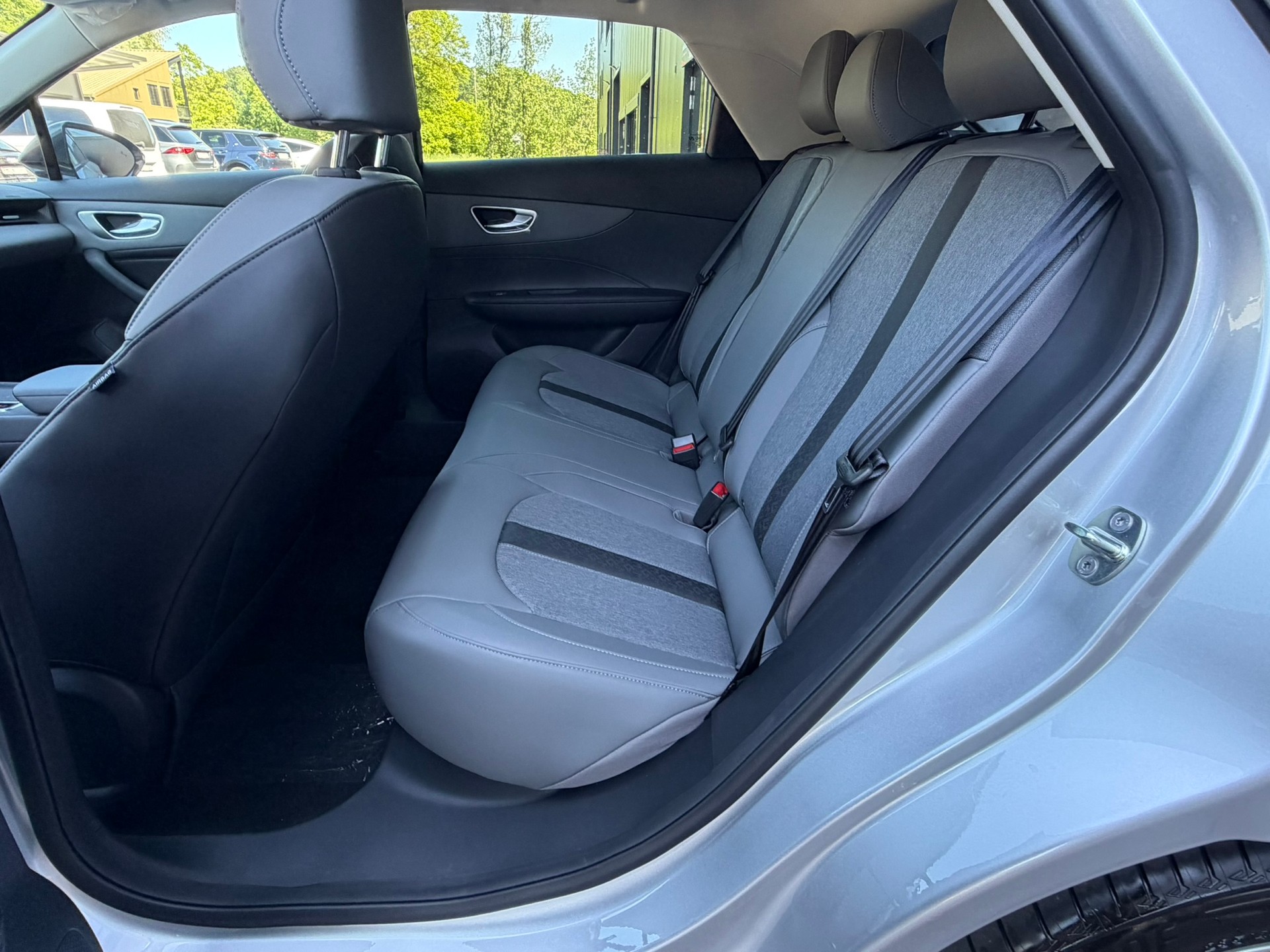 MG 4 EV 64kWh Premium-image-11