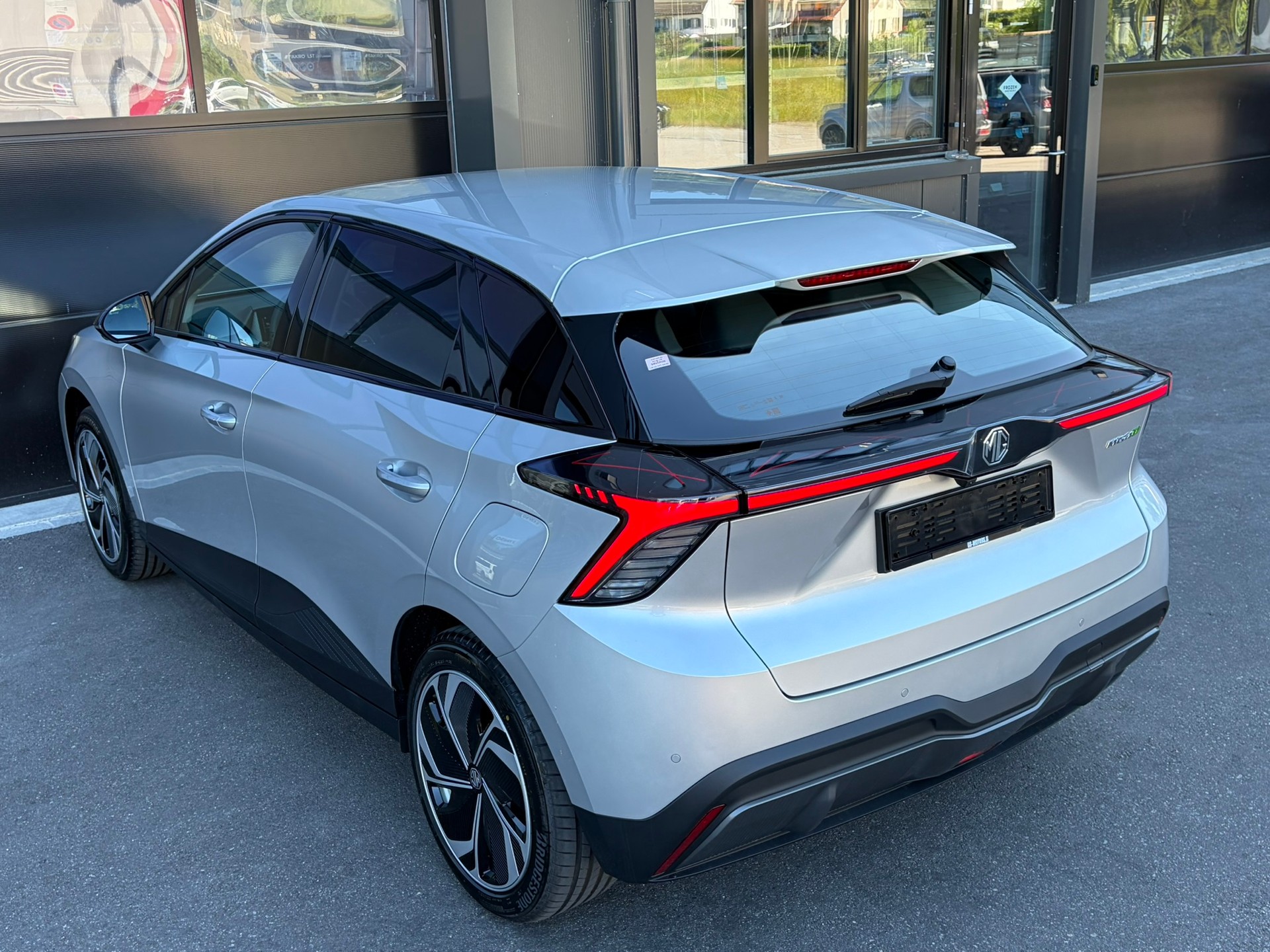MG 4 EV 64kWh Premium-image-6