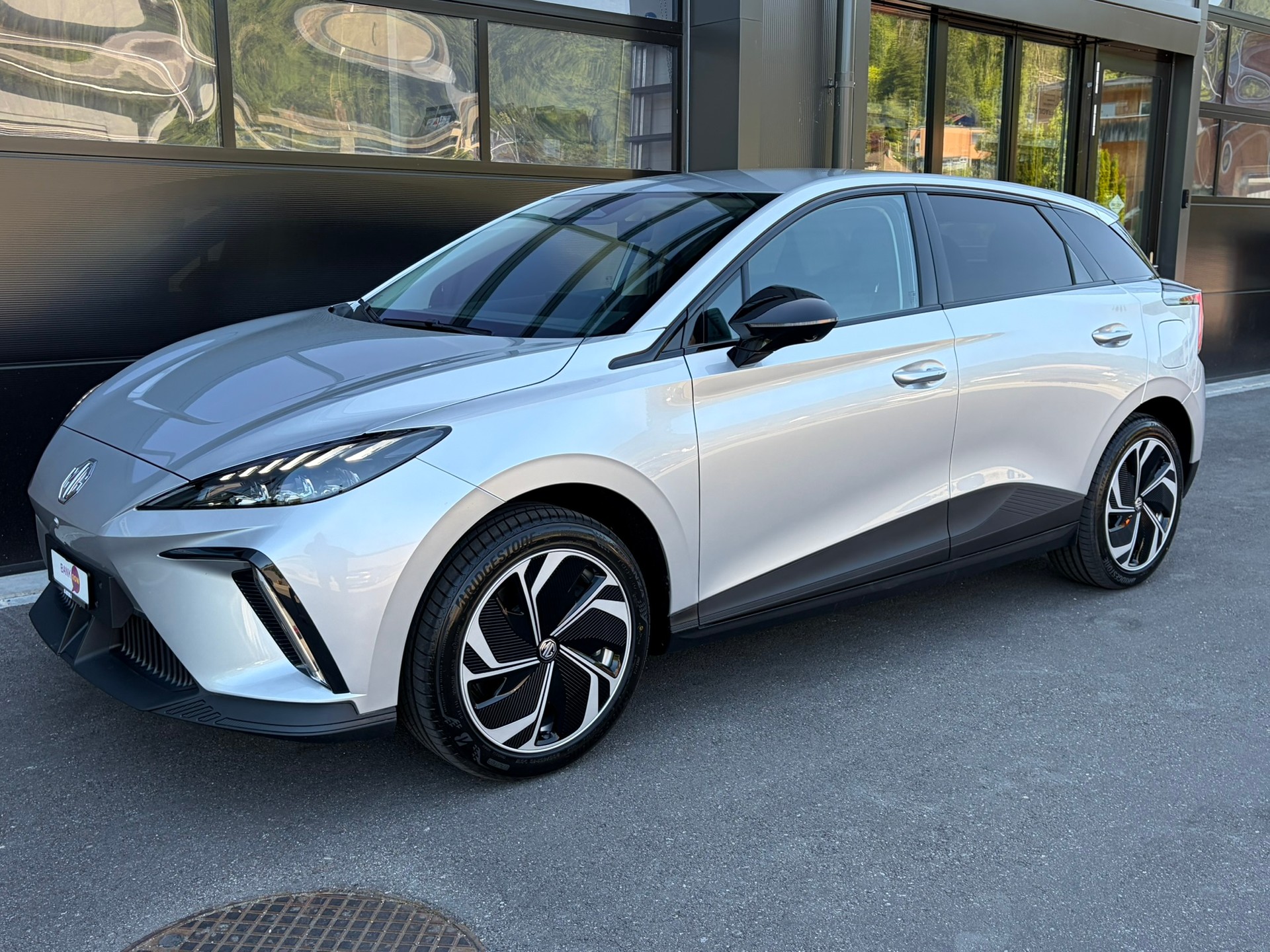 MG 4 EV 64kWh Premium-image-1