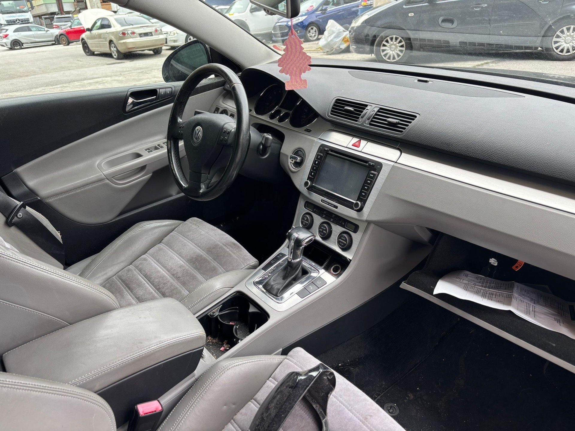 VW Passat Variant 3.2 V6 FSI Sportline 4Motion-image-3