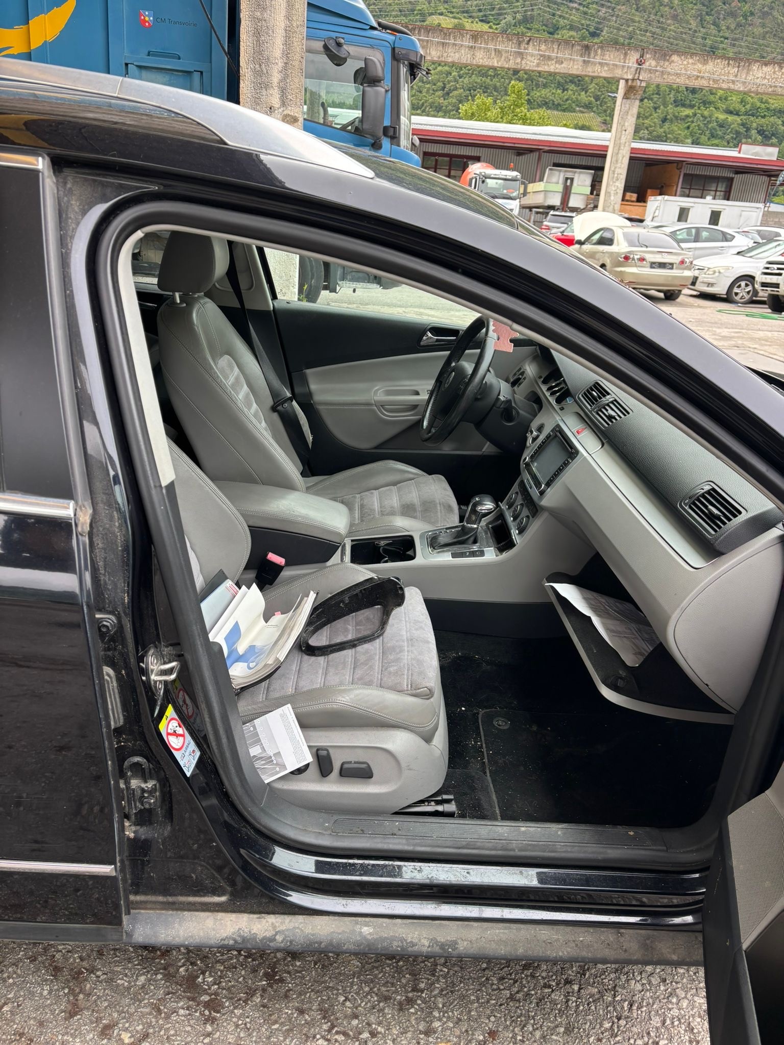 VW Passat Variant 3.2 V6 FSI Sportline 4Motion-image-5