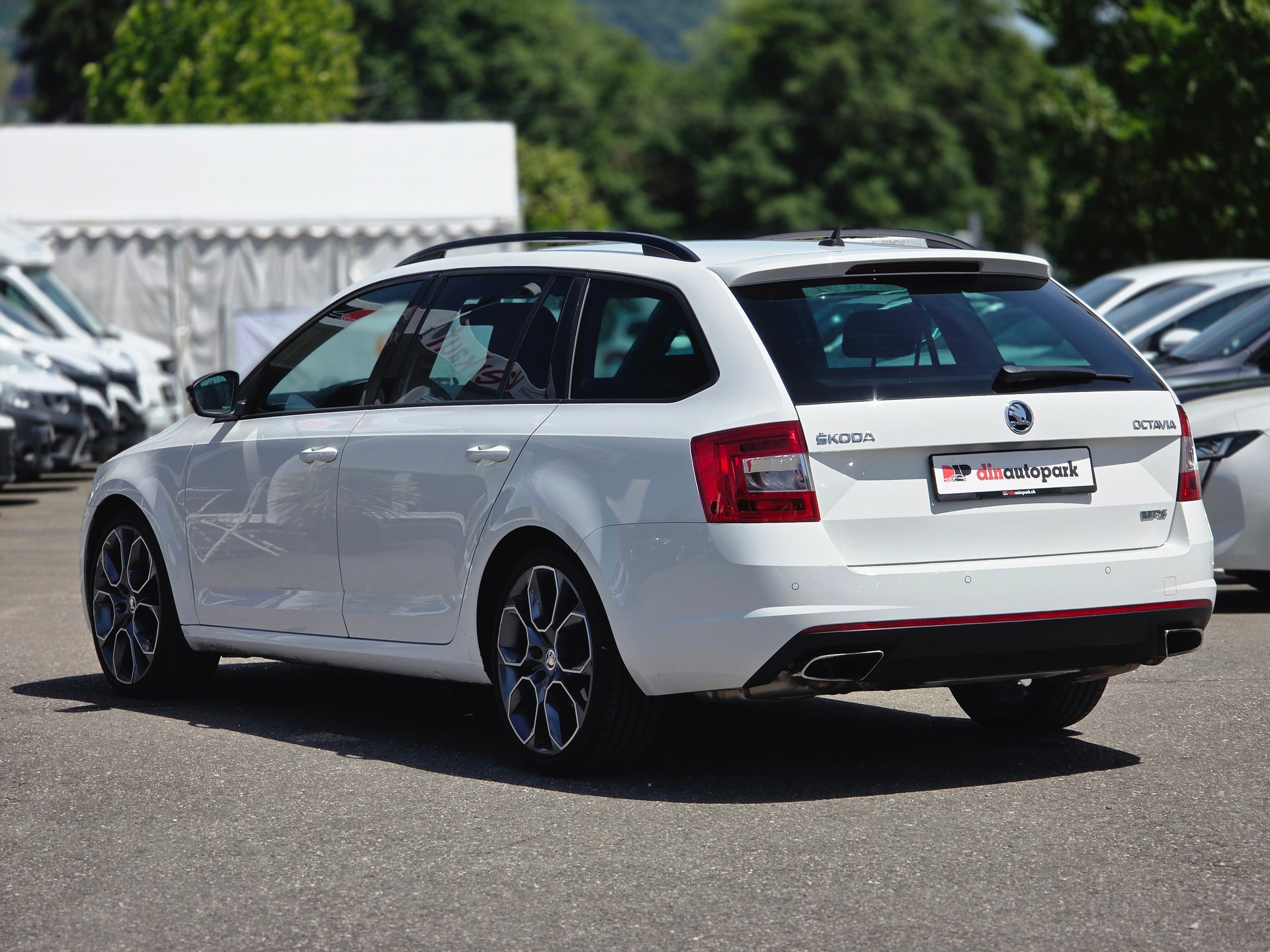 SKODA Octavia Combi 2.0 TSI RS DSG * Frisch ab MFK *-image-5