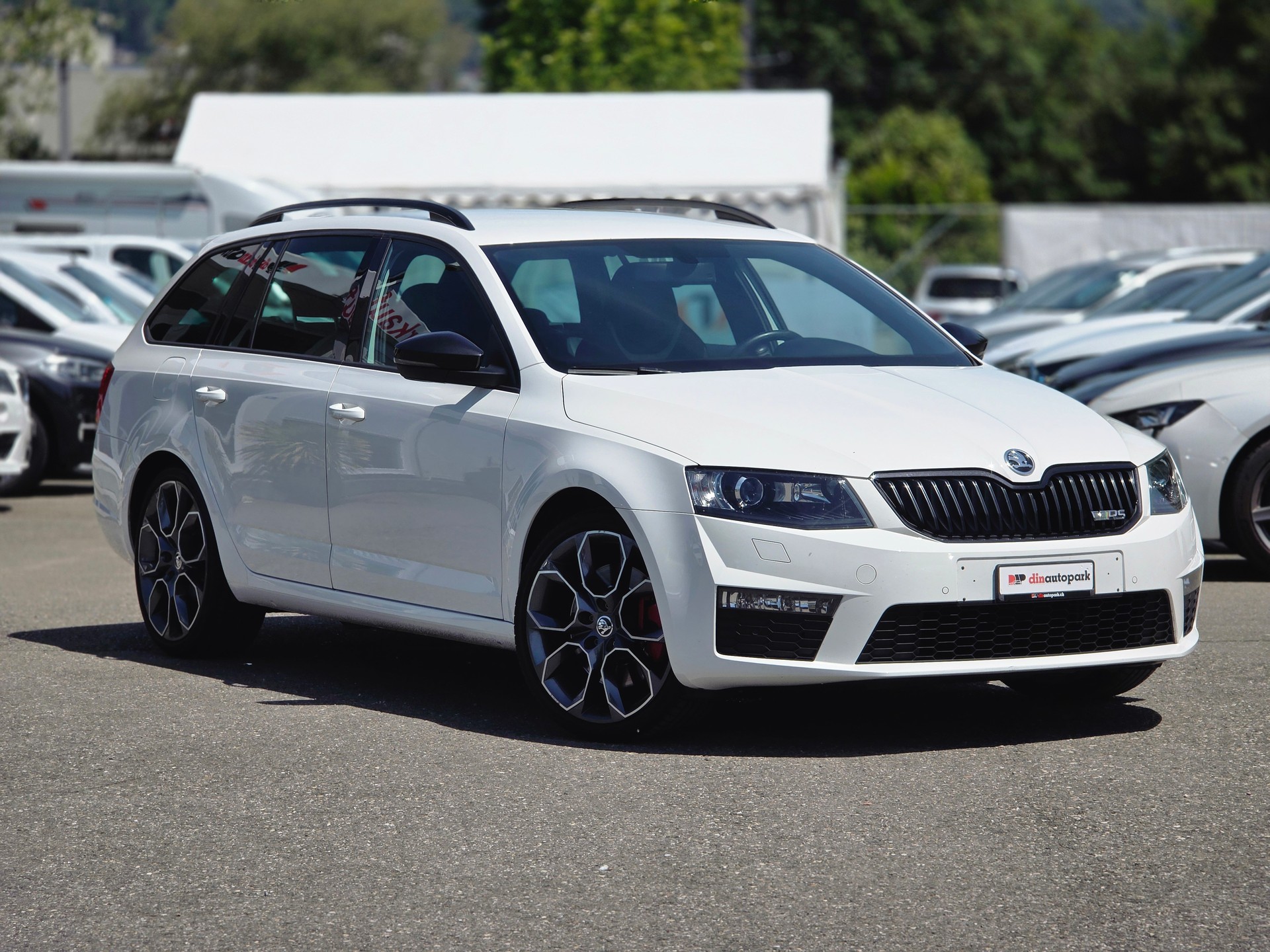 SKODA Octavia Combi 2.0 TSI RS DSG * Frisch ab MFK *-showroom-element-2