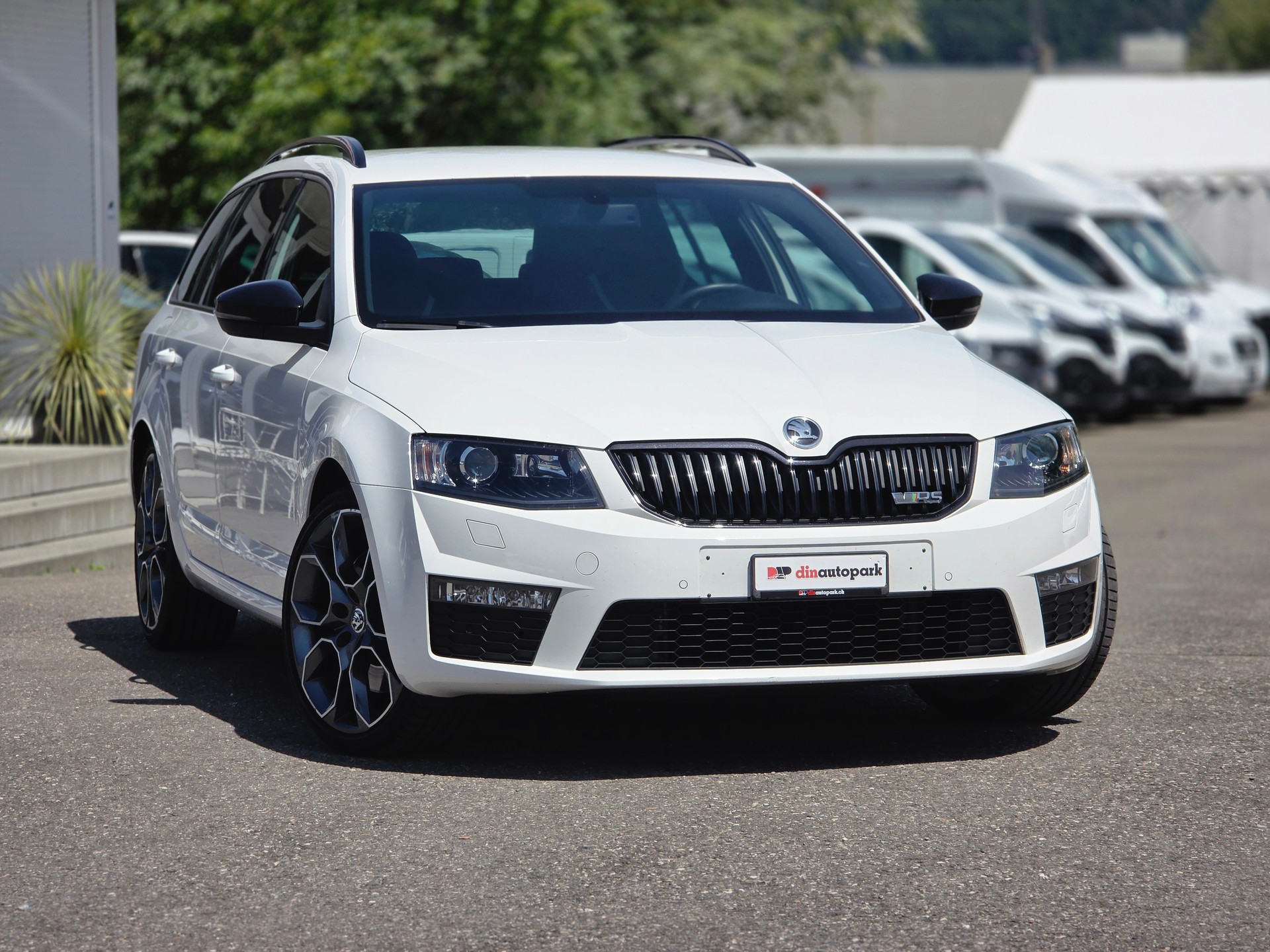 SKODA Octavia Combi 2.0 TSI RS DSG * Frisch ab MFK *-showroom-element-3