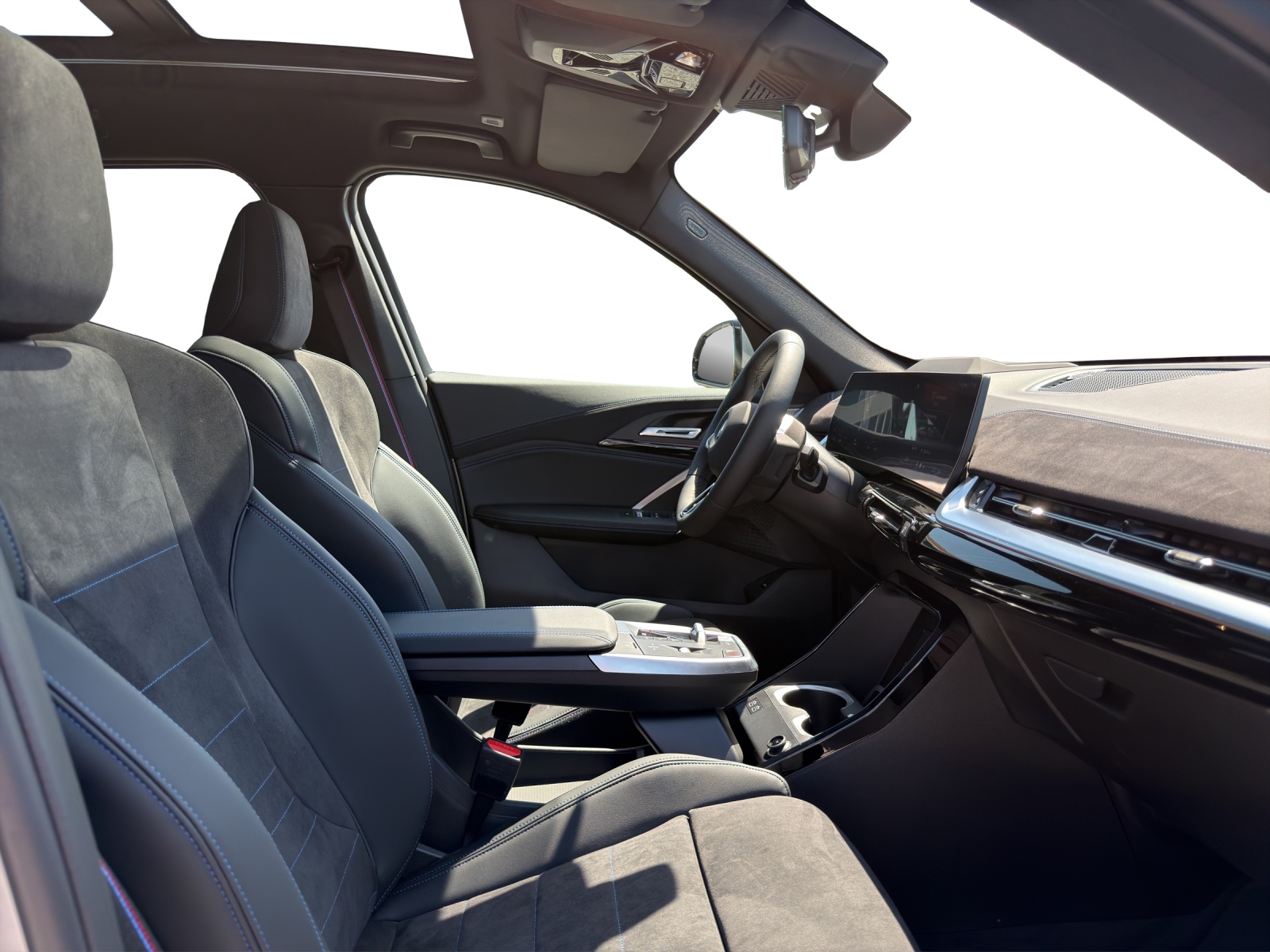 BMW iX1 xDrive 30 M Sport Pro-image-16