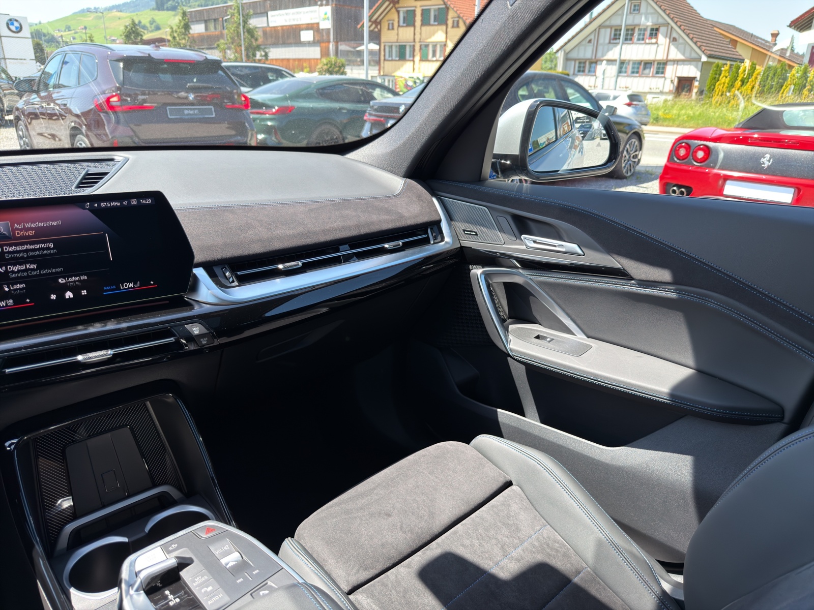 BMW iX1 xDrive 30 M Sport Pro-image-15