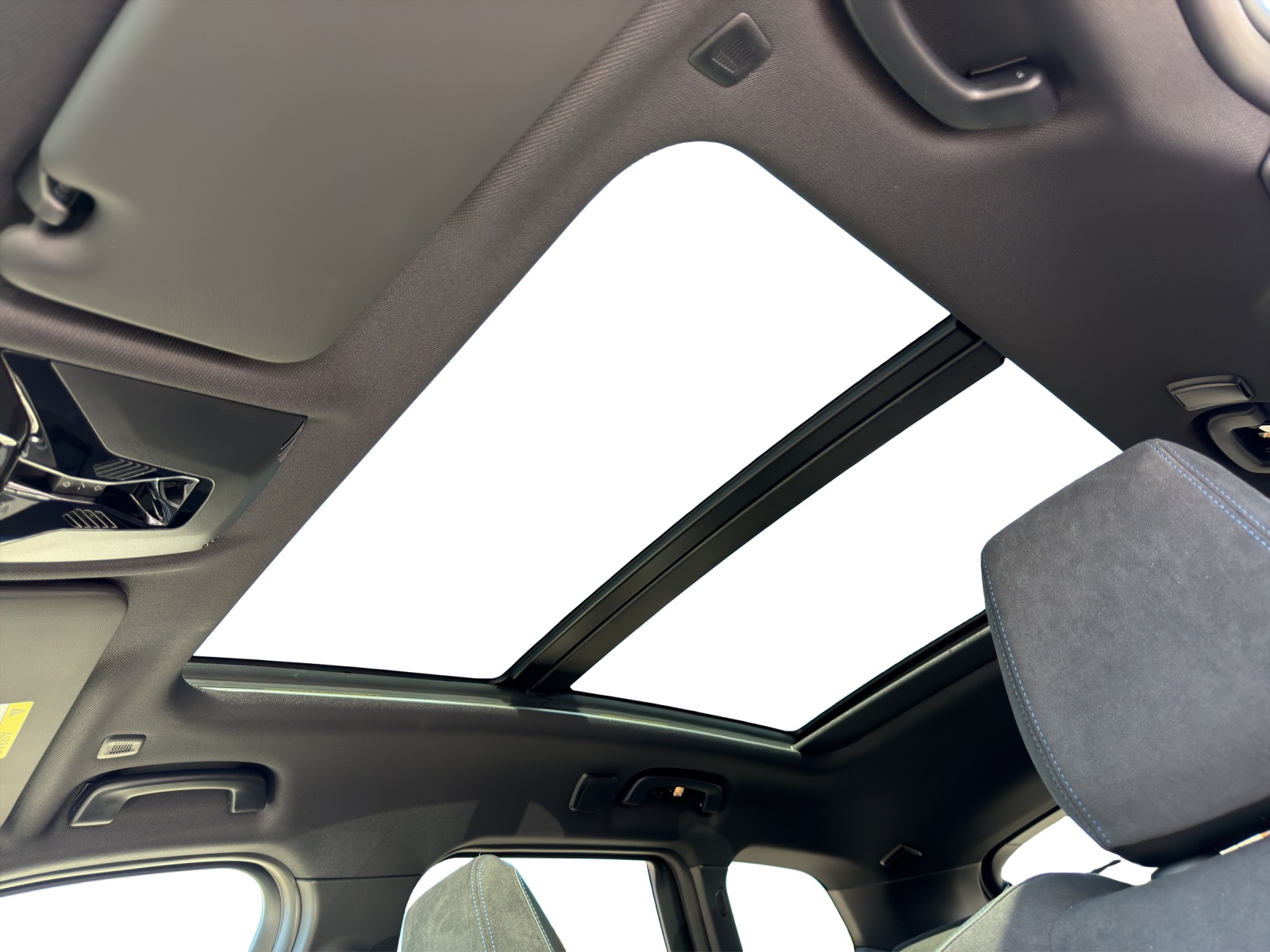 BMW iX1 xDrive 30 M Sport Pro-image-20