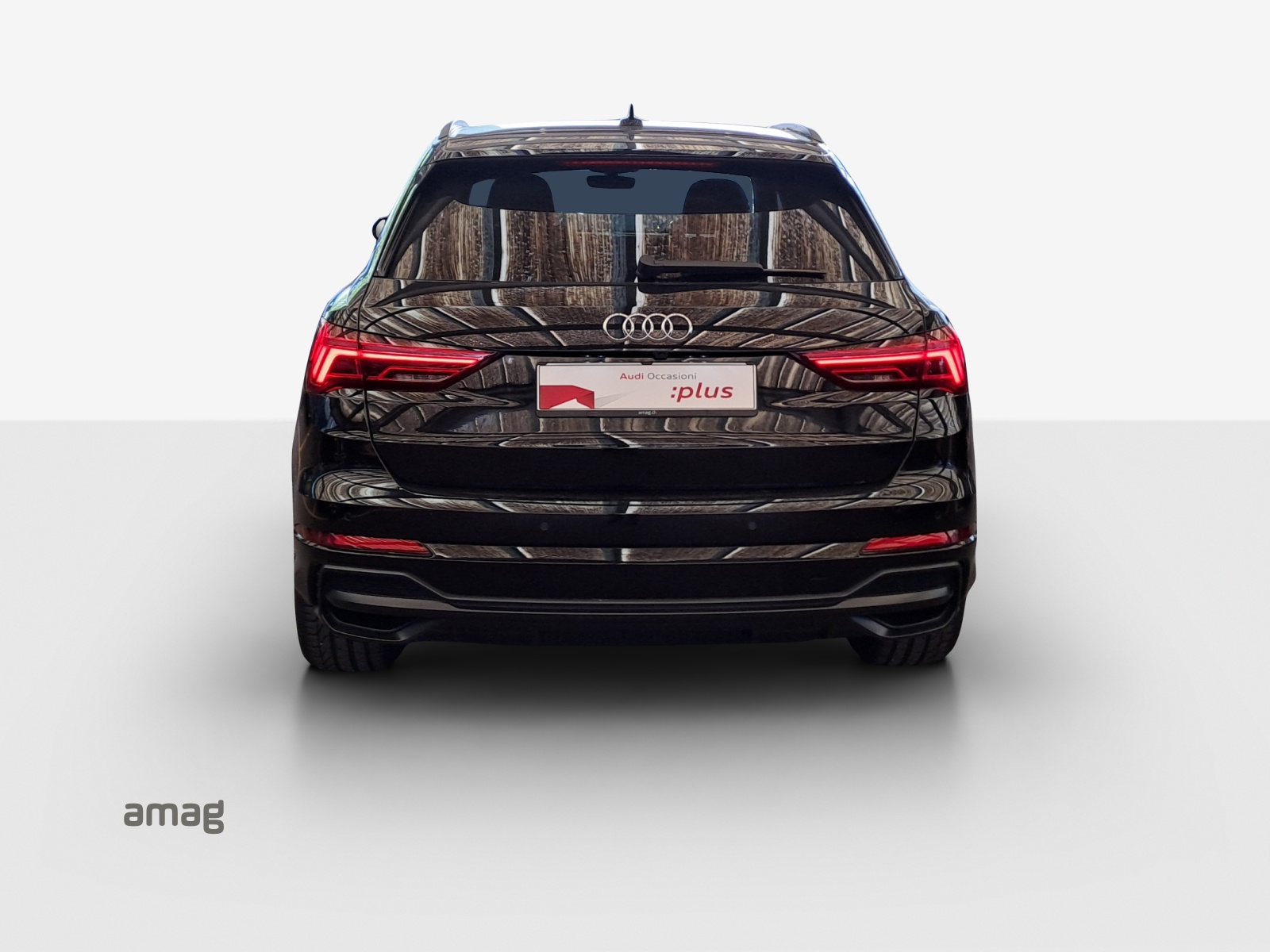 AUDI Q3 35 TFSI S line Attraction S-tronic-showroom-element-3