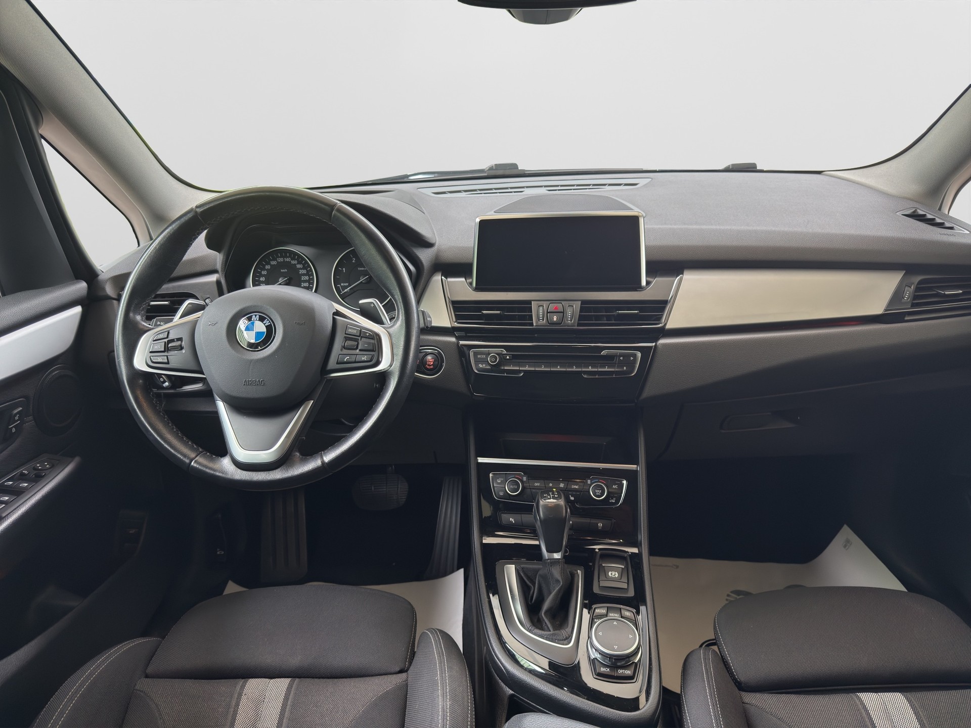 BMW 220d xDrive Gran Tourer Steptronic-image-9