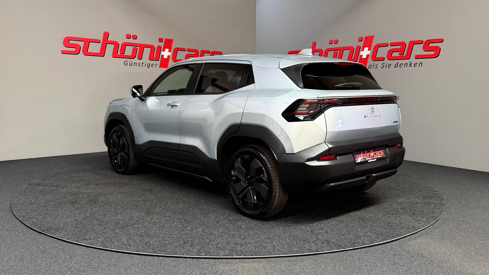 SUZUKI e-Vitara 61kWh Compact Top 4x4-showroom-element-3